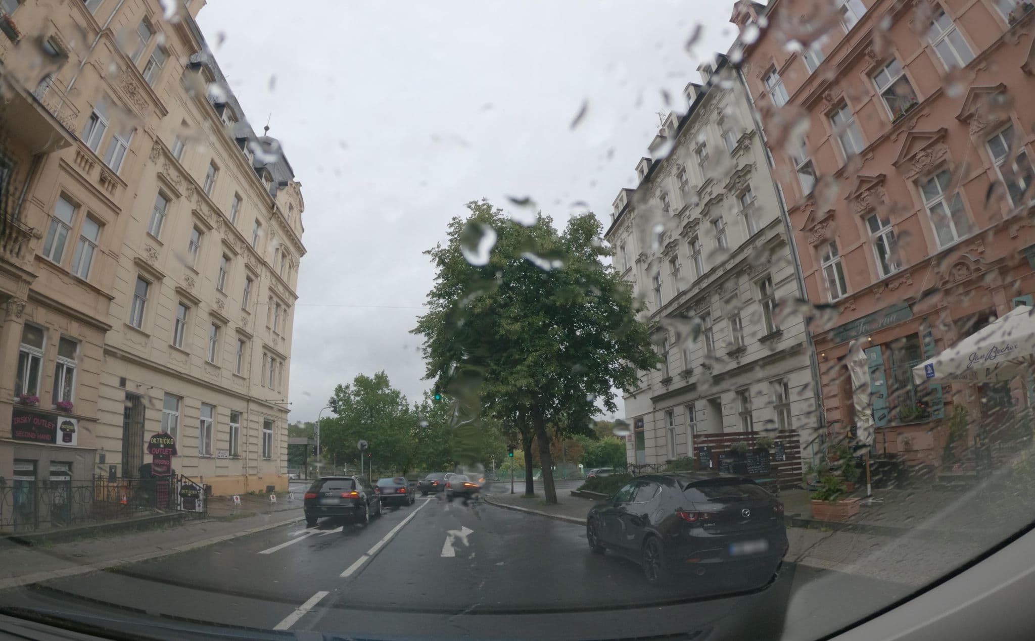 Street view near Apartmán Dr. Engla, Karlovy Vary — © atze02 (CC BY-SA · Mapillary)