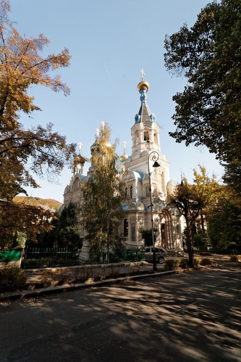 Street view near Sanatorium Trocnov, Karlovy Vary — © txllxt (CC BY-SA · Mapillary)