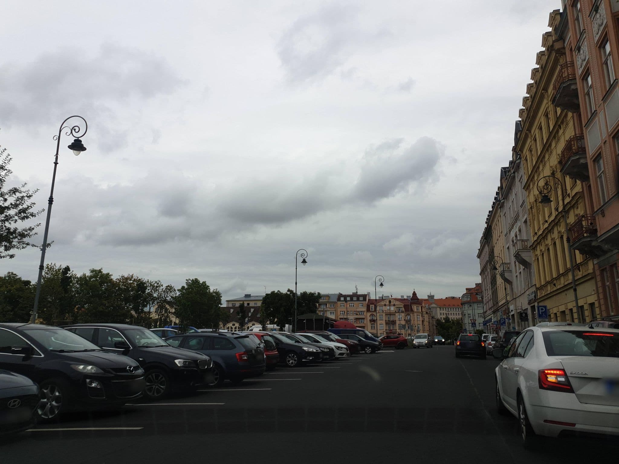Street view near Hostel Varšavská, Karlovy Vary — © canislupus (CC BY-SA · Mapillary)