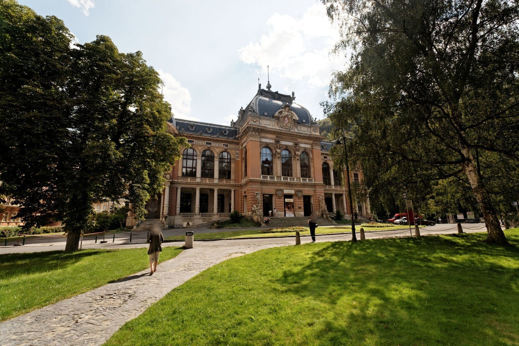 Street view near Eboli Hotel, Karlovy Vary — © txllxt (CC BY-SA · Mapillary)