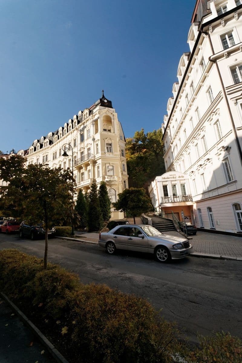 Street view near Spa Hotel Anglický Dvůr, Karlovy Vary — © txllxt (CC BY-SA · Mapillary)