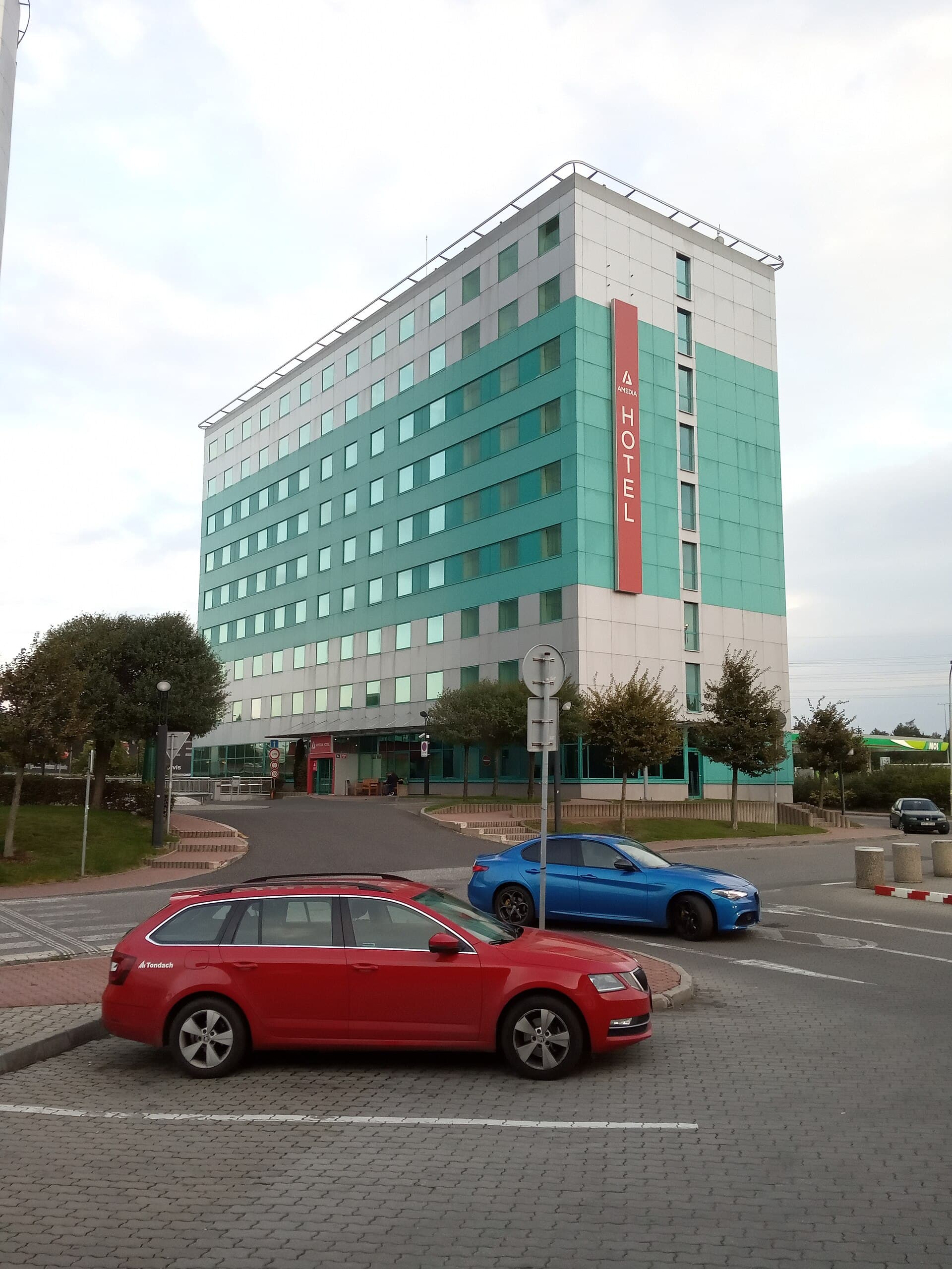 Best Western Amedia Praha (via Wikimedia Commons, CC BY-SA 4.0)
