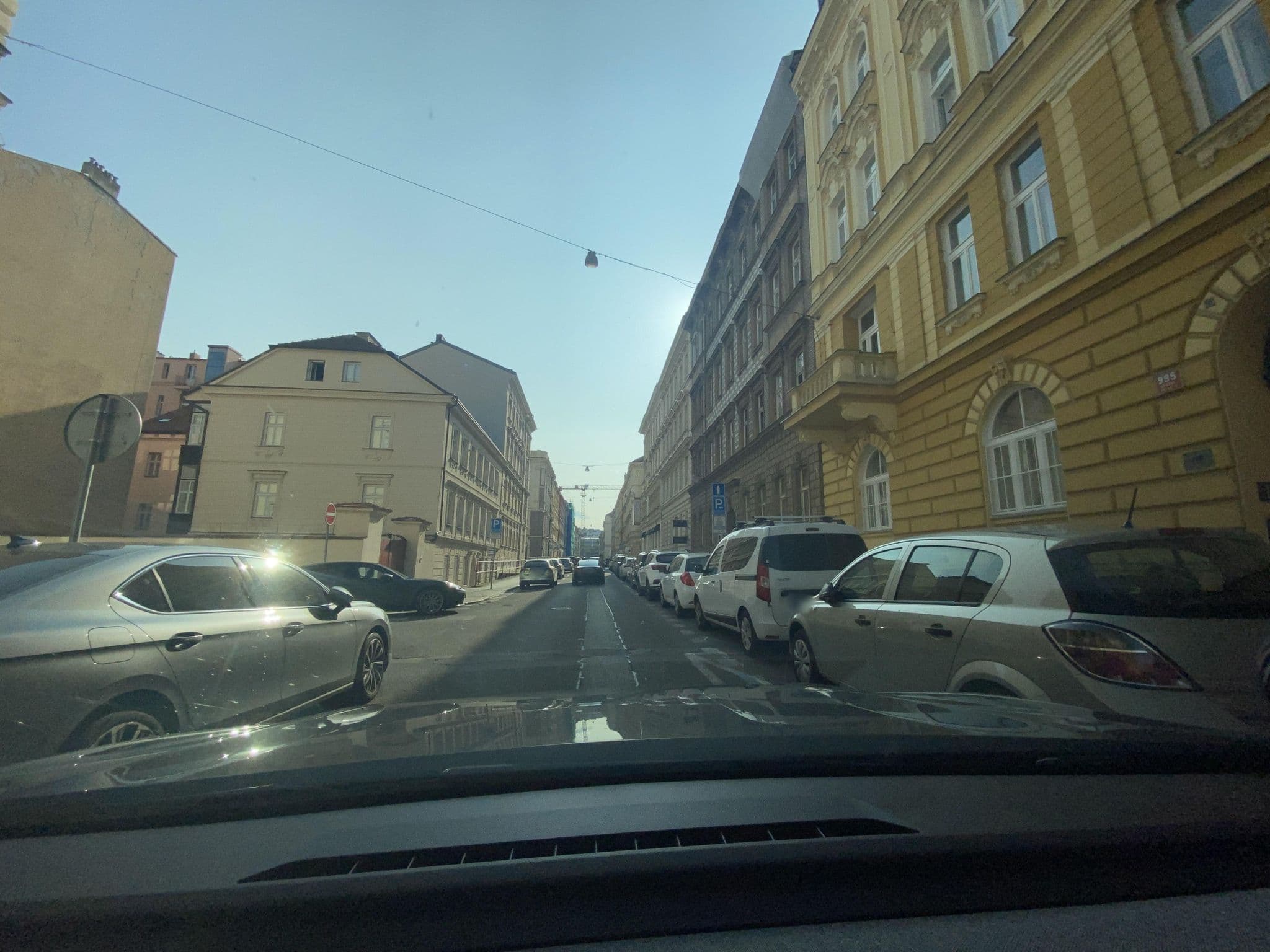 Street view near Airbnb at Na Belidle by Kraig, Smíchov — © gob (CC BY-SA · Mapillary)