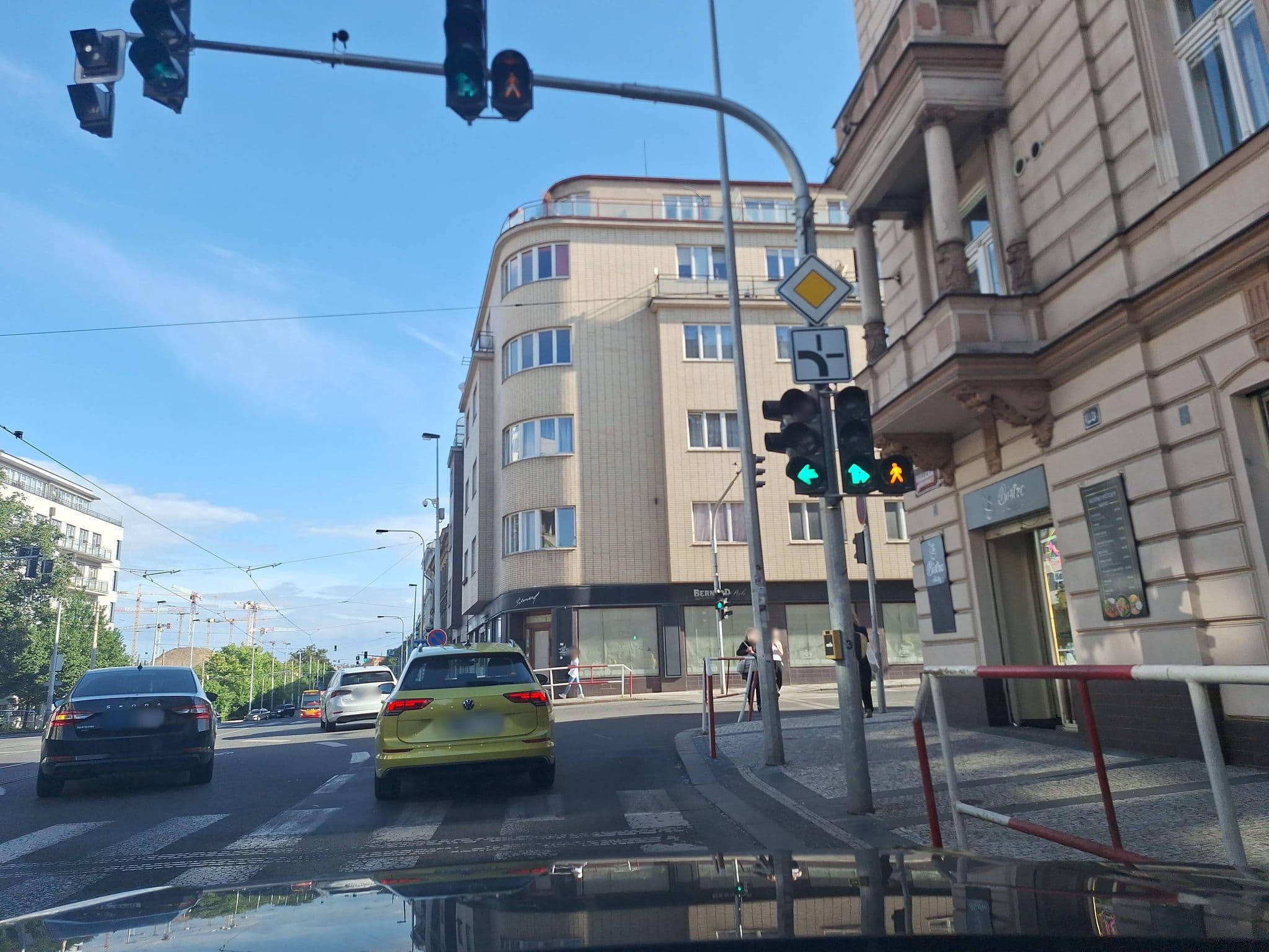 Street view near Angel City Apartments, Smíchov — © gob (CC BY-SA · Mapillary)
