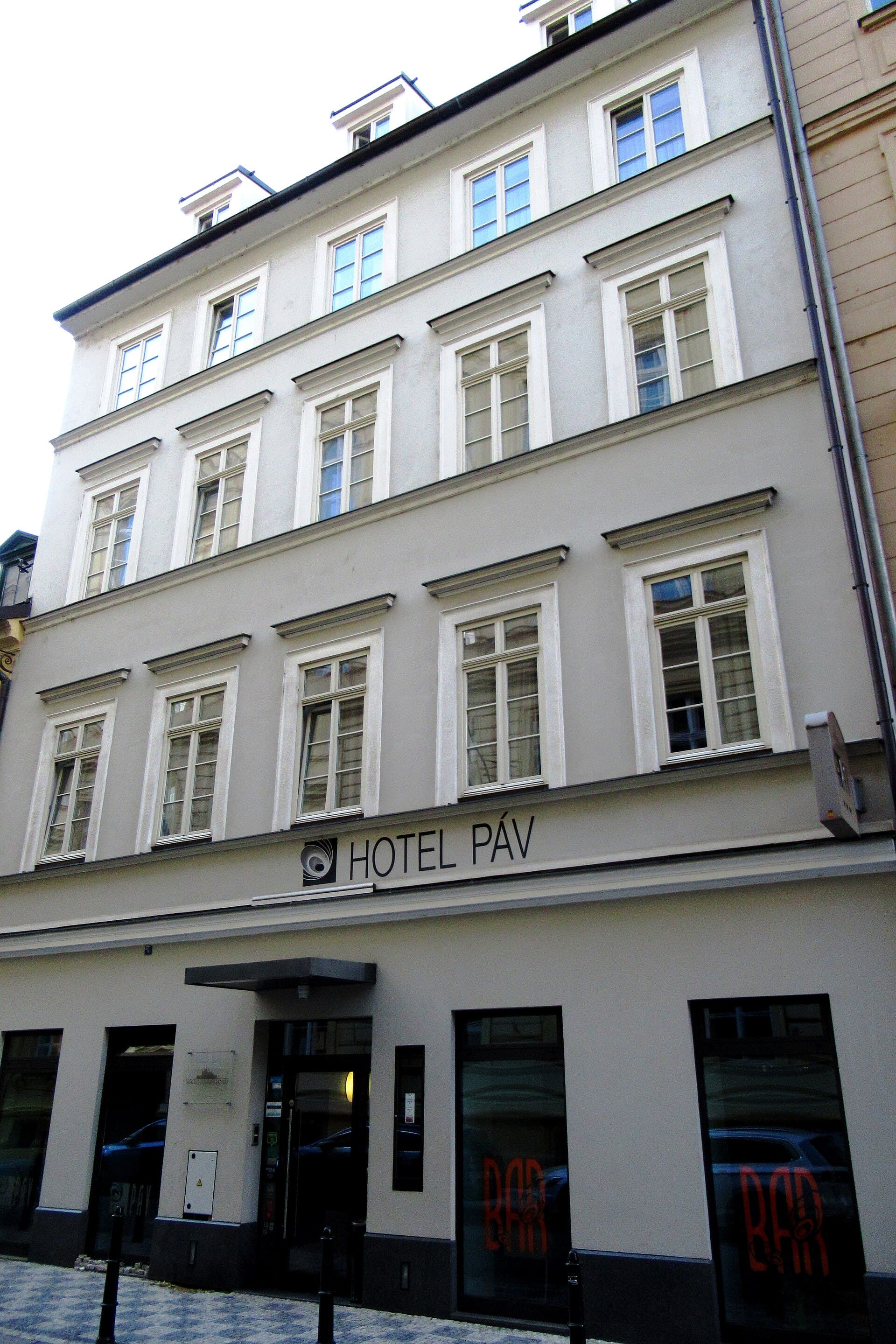 Hotel Páv (via Wikimedia Commons, CC BY-SA 4.0)