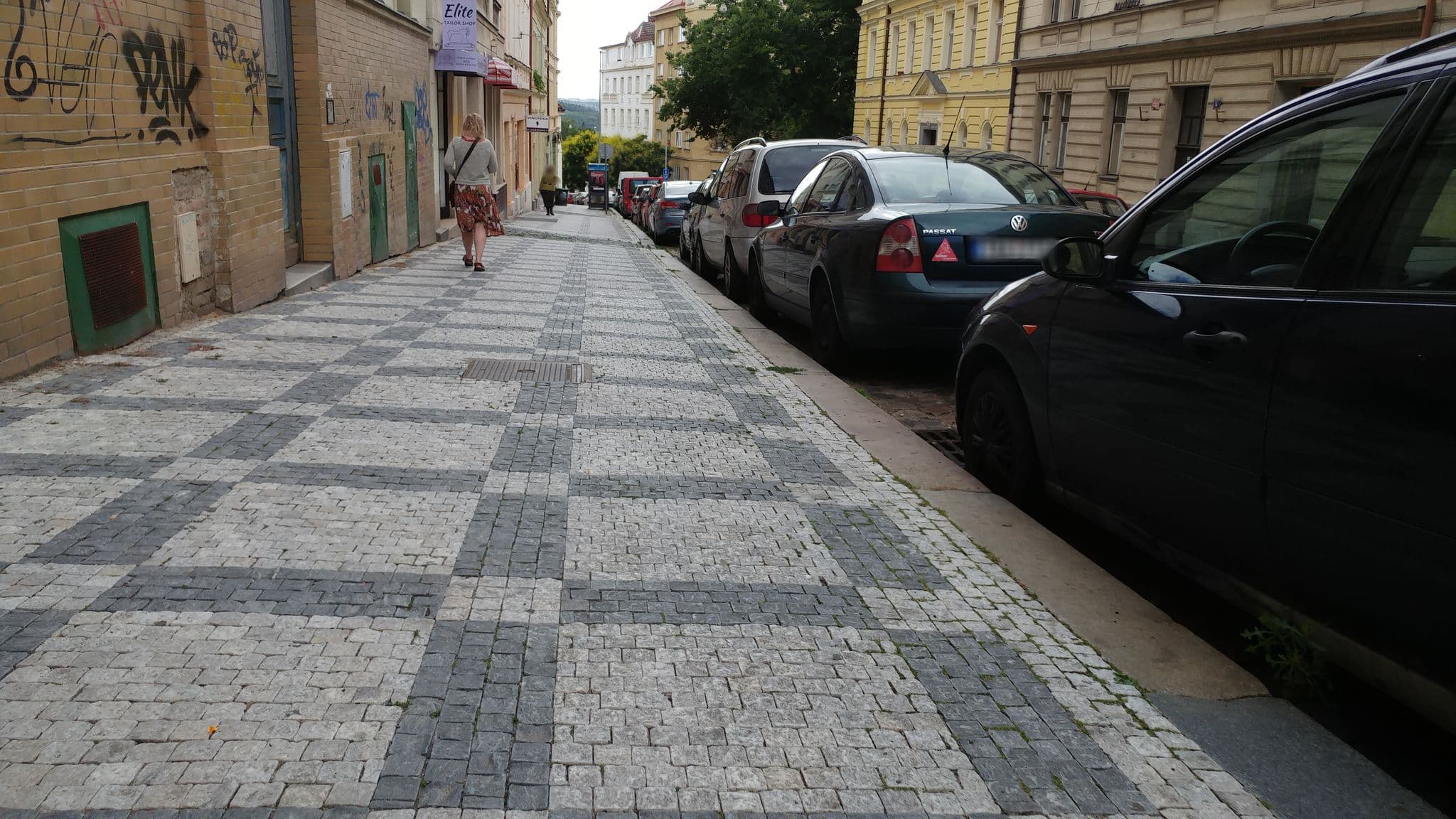Street view near EMPIRENT Garden Suites, Královské Vinohrady — © pbb (CC BY-SA · Mapillary)