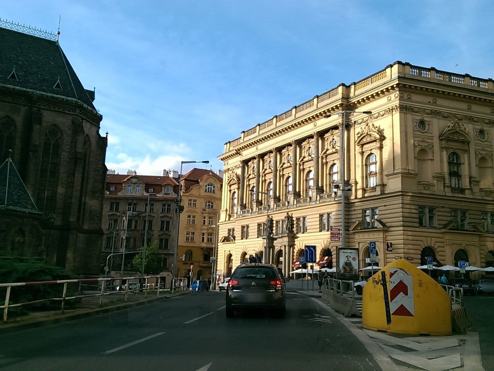 Street view near KDM Hostel, Královské Vinohrady — © gob (CC BY-SA · Mapillary)