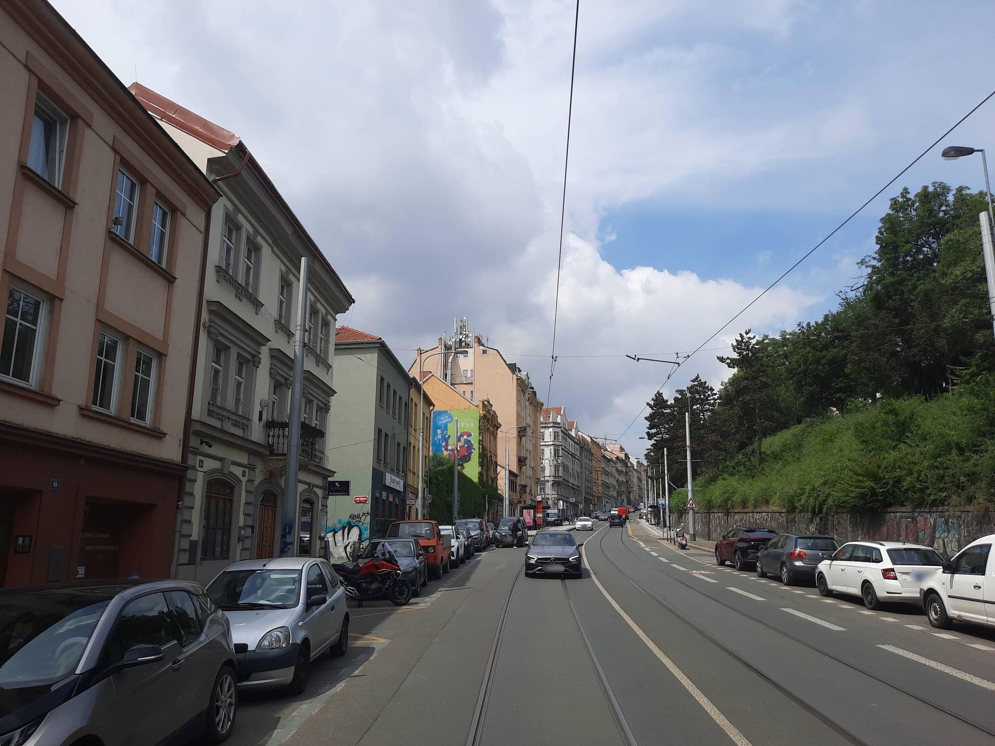 Street view near Family Lorenz & Coffee House, Královské Vinohrady — © ondrejlopatka (CC BY-SA · Mapillary)