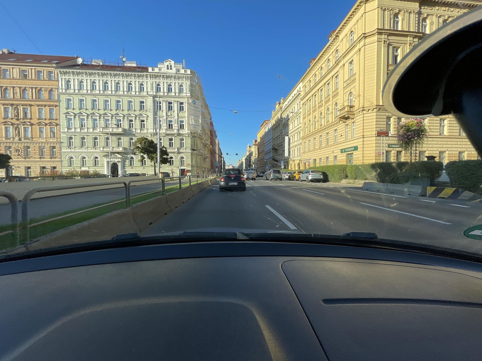 Street view near Czech Republic, Královské Vinohrady — © cageythree (CC BY-SA · Mapillary)