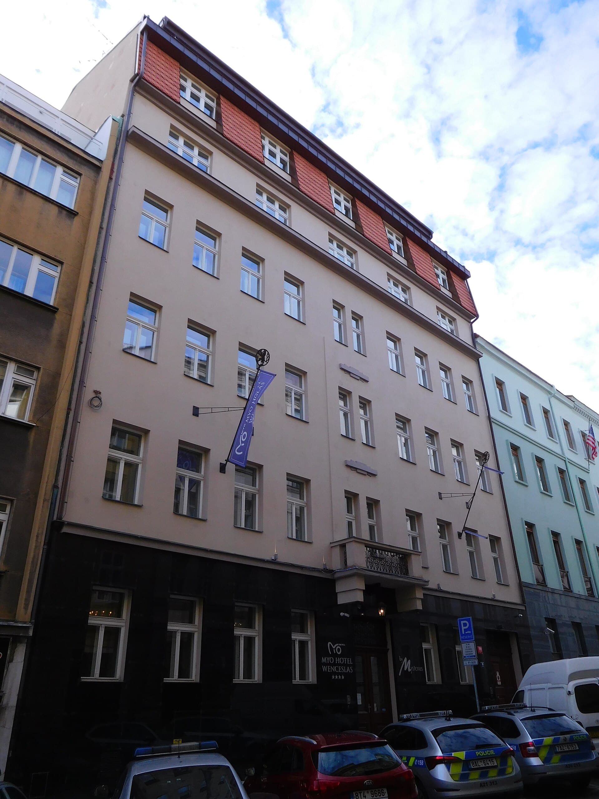 Myo Hotel Wenceslas (via Wikimedia Commons, CC BY-SA 4.0)