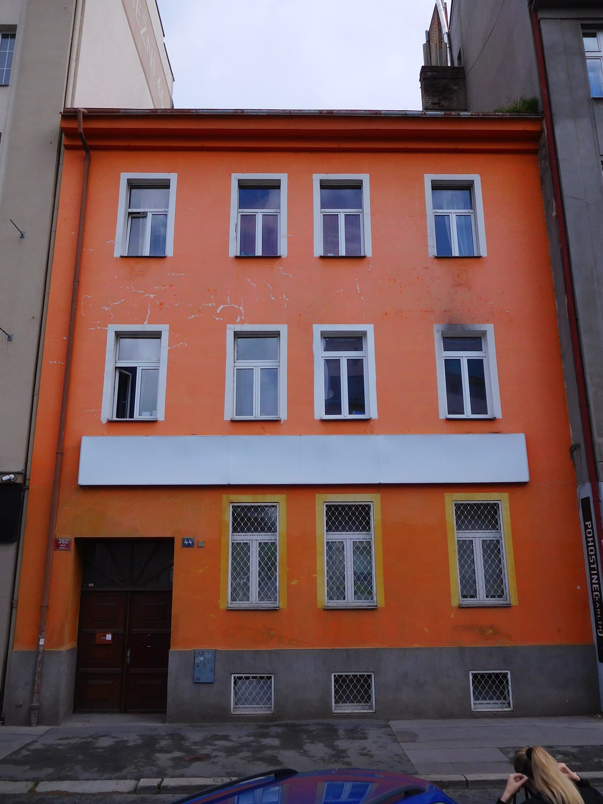 New Hostel in Prague (via Wikimedia Commons, CC BY-SA 3.0)