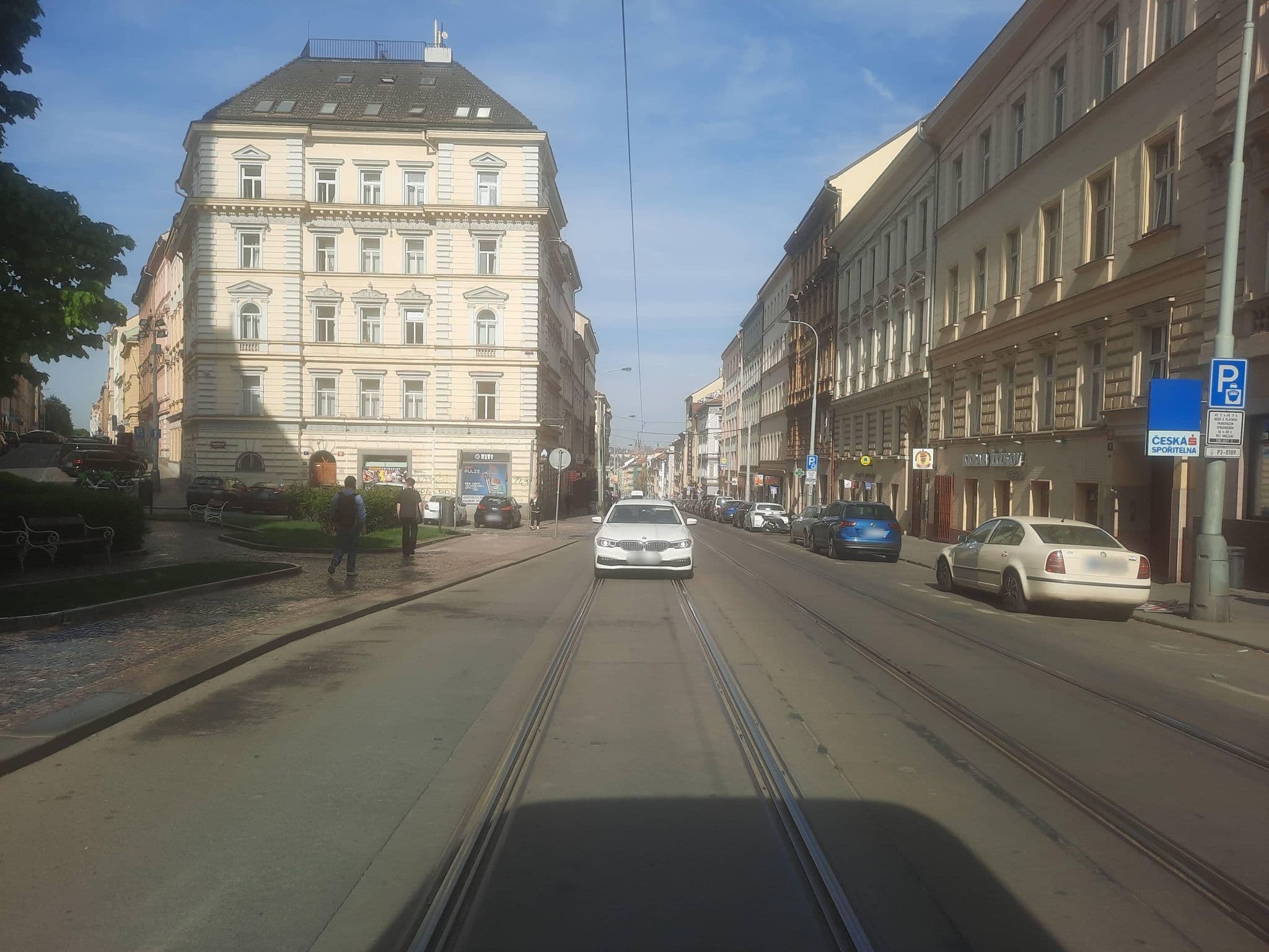 Street view near 짱엄마네민박, Žižkov — © ondrejlopatka (CC BY-SA · Mapillary)