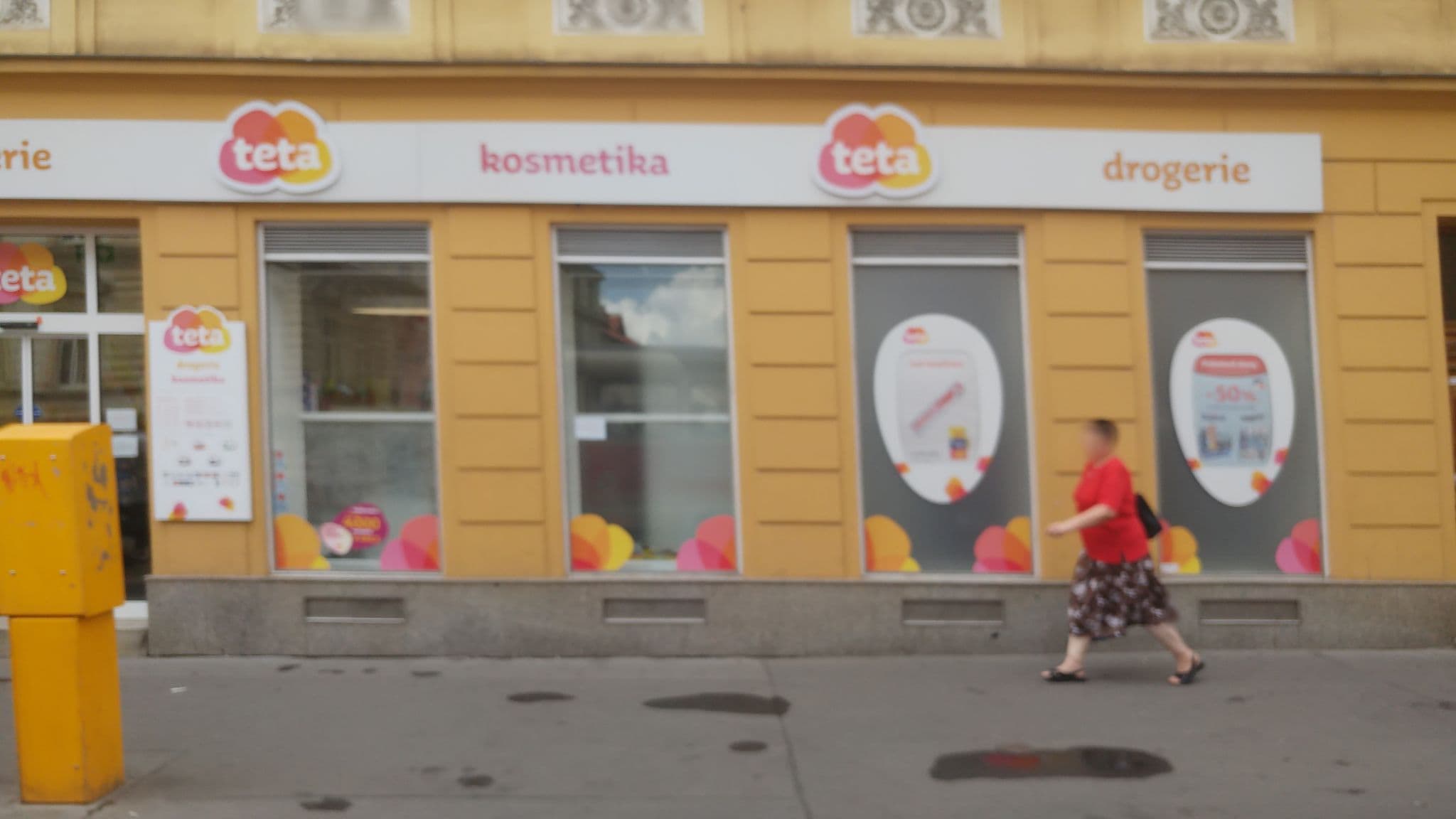 Street view near Apartments House Seifertova, Žižkov — © pbb (CC BY-SA · Mapillary)