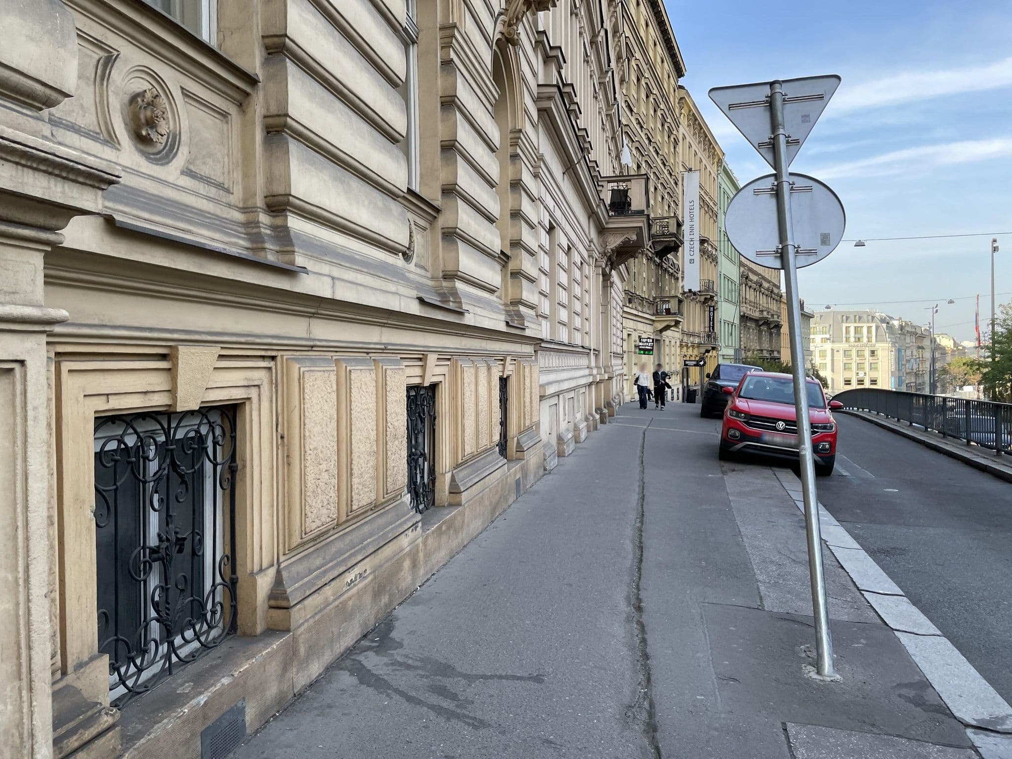 Street view near 와우프라하, Nové Město — © multimaze (CC BY-SA · Mapillary)