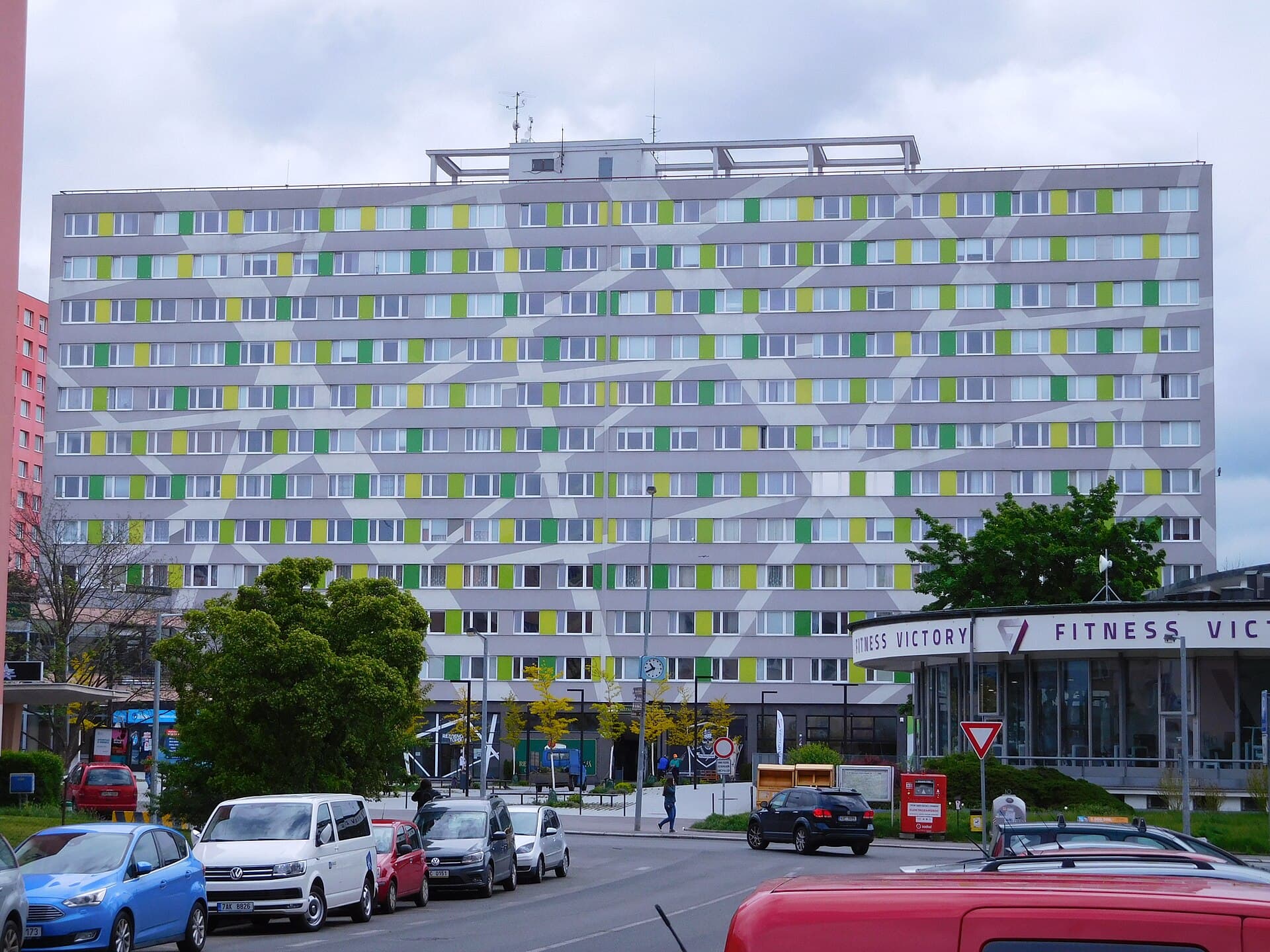 Rezidence Topolova (via Wikimedia Commons, CC BY-SA 3.0)