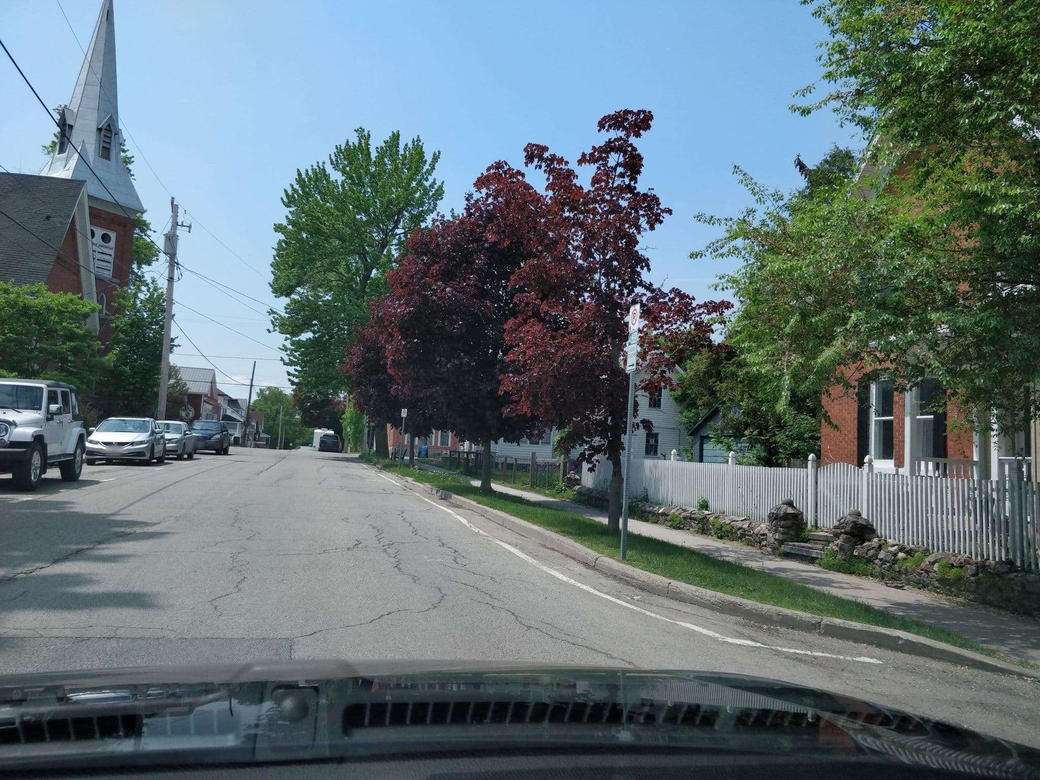 Street view near Leah's Loft, Sharbot Lake — © undearius (CC BY-SA · Mapillary)