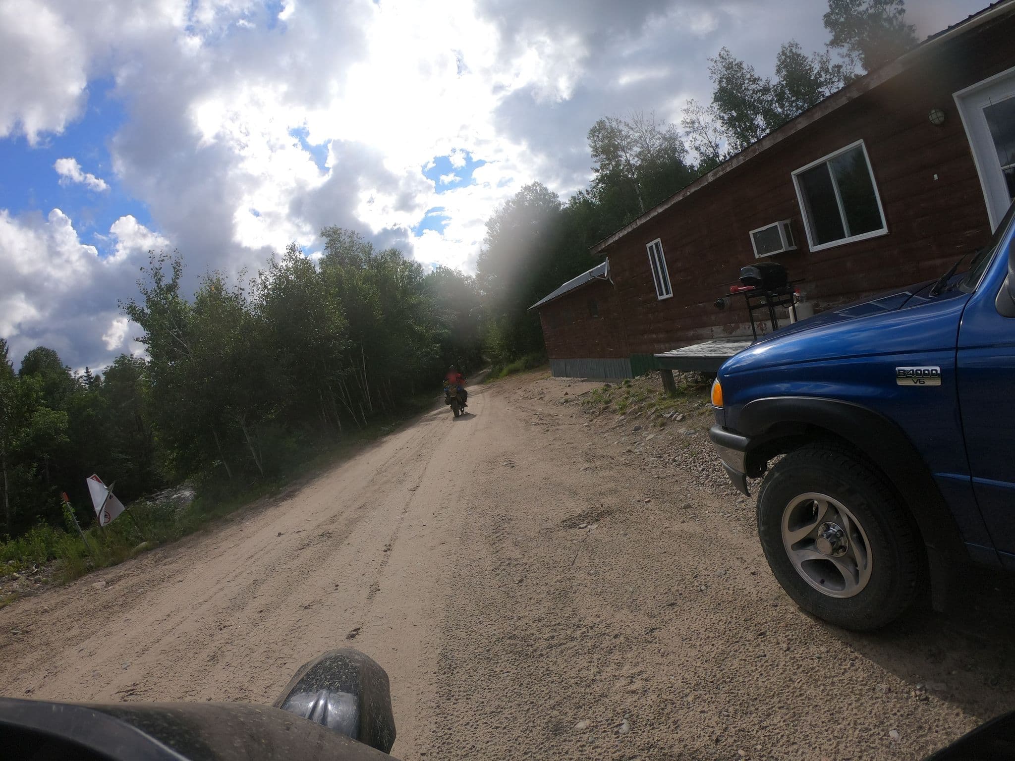 Street view near Pourvoirie du Lac Brûlé, Deep River — © paulmsg (CC BY-SA · Mapillary)