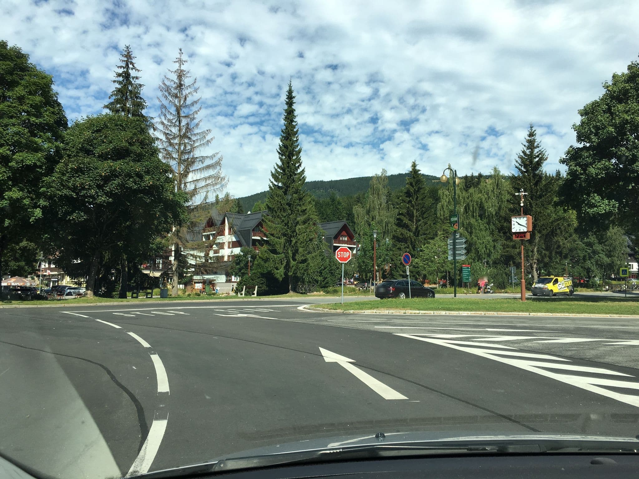 Street view near Hostel Central, Špindlerův Mlýn — © bejotel (CC BY-SA · Mapillary)