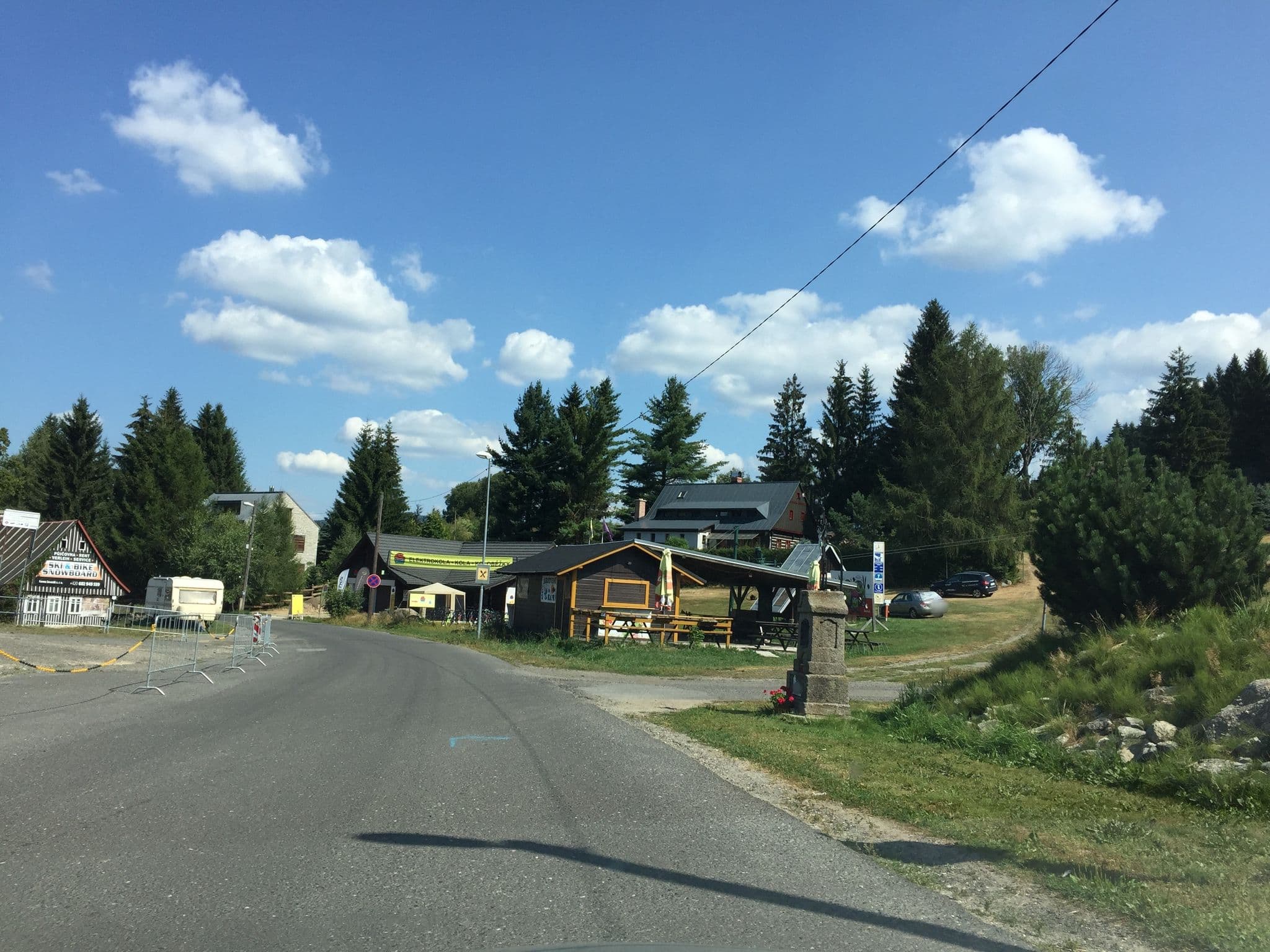 Street view near Penzion Arnika, Janov nad Nisou — © it_s_so_funny (CC BY-SA · Mapillary)