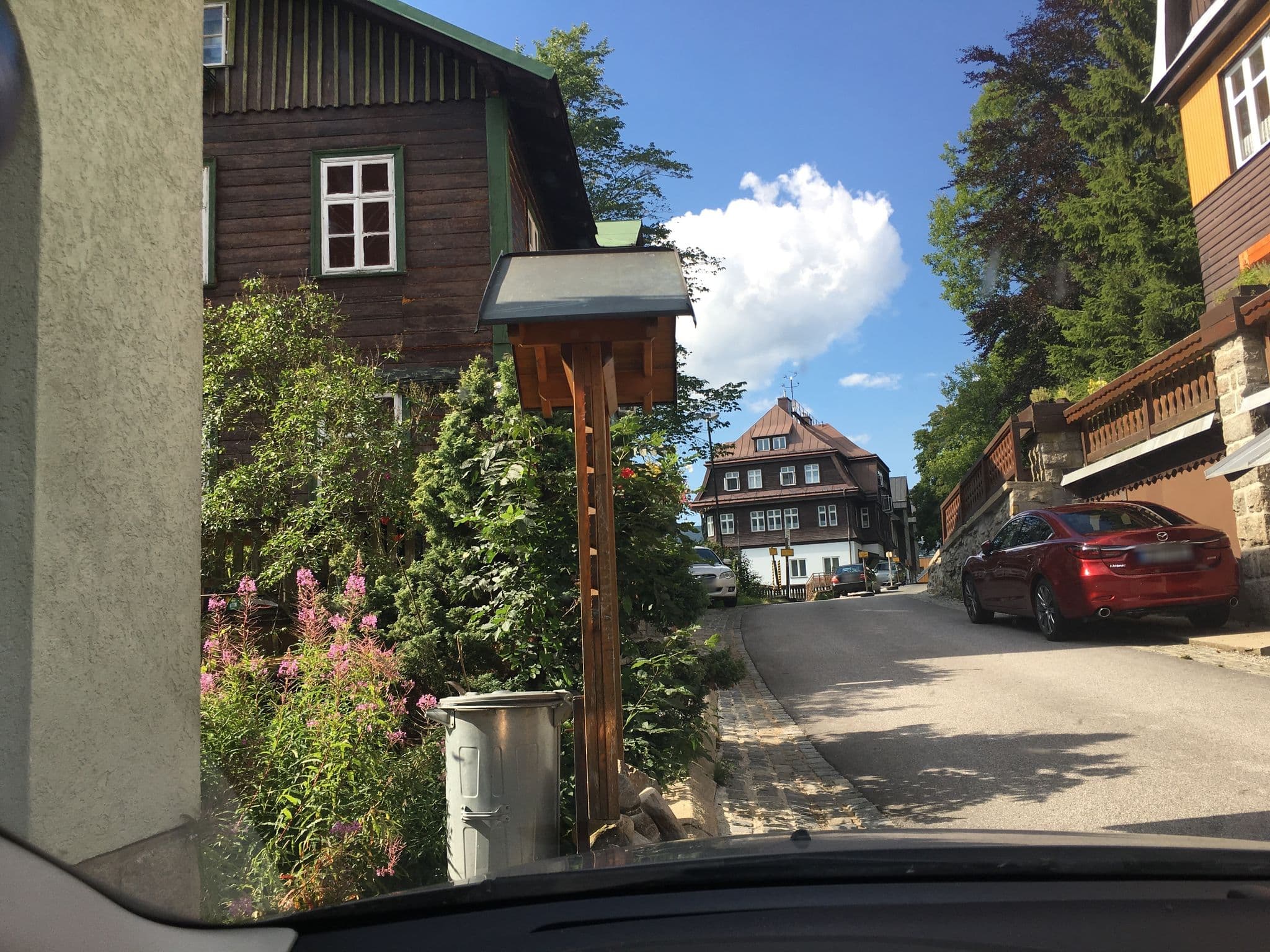 Street view near Hubert, Špindlerův Mlýn — © bejotel (CC BY-SA · Mapillary)