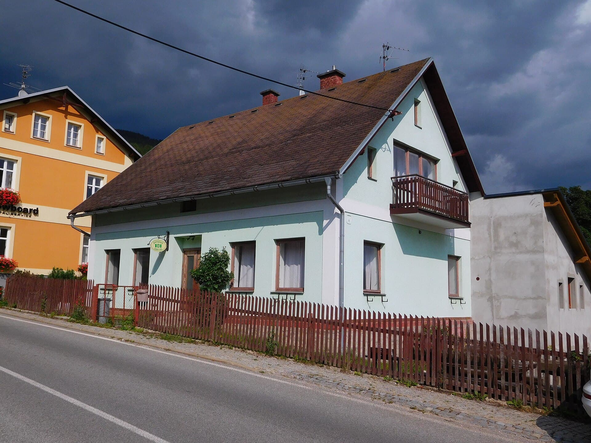 Pension 101 (via Wikimedia Commons, CC BY-SA 3.0)