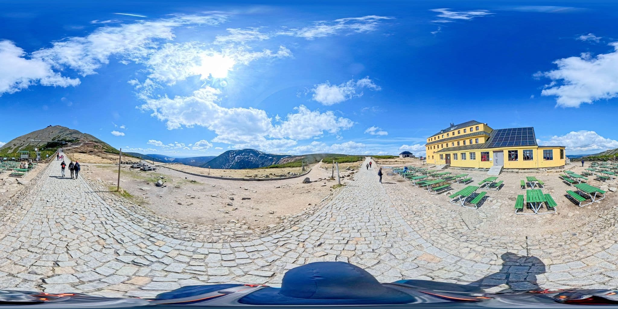 Street view near Dom Śląski | Slezský dům, Špindlerův Mlýn — © Hol_Ger (CC BY-SA · Mapillary)
