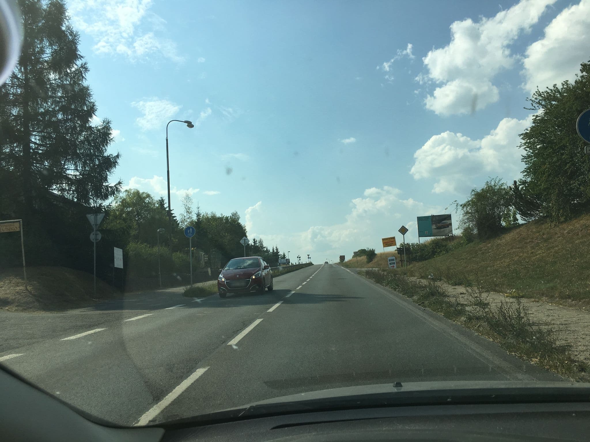 Street view near Tedec, Lánov — © bejotel (CC BY-SA · Mapillary)