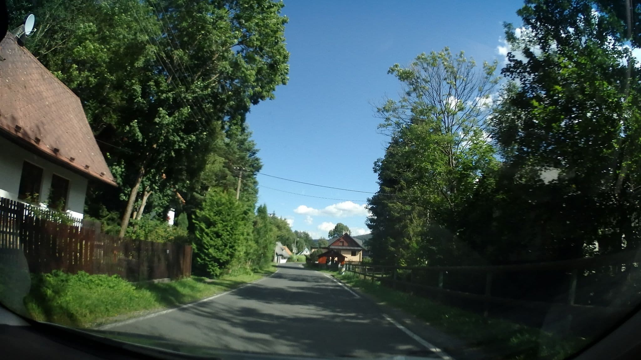 Street view near Rekreační zařízení SNO v Horní Lipové, Lipová-lázně — © jakuje (CC BY-SA · Mapillary)