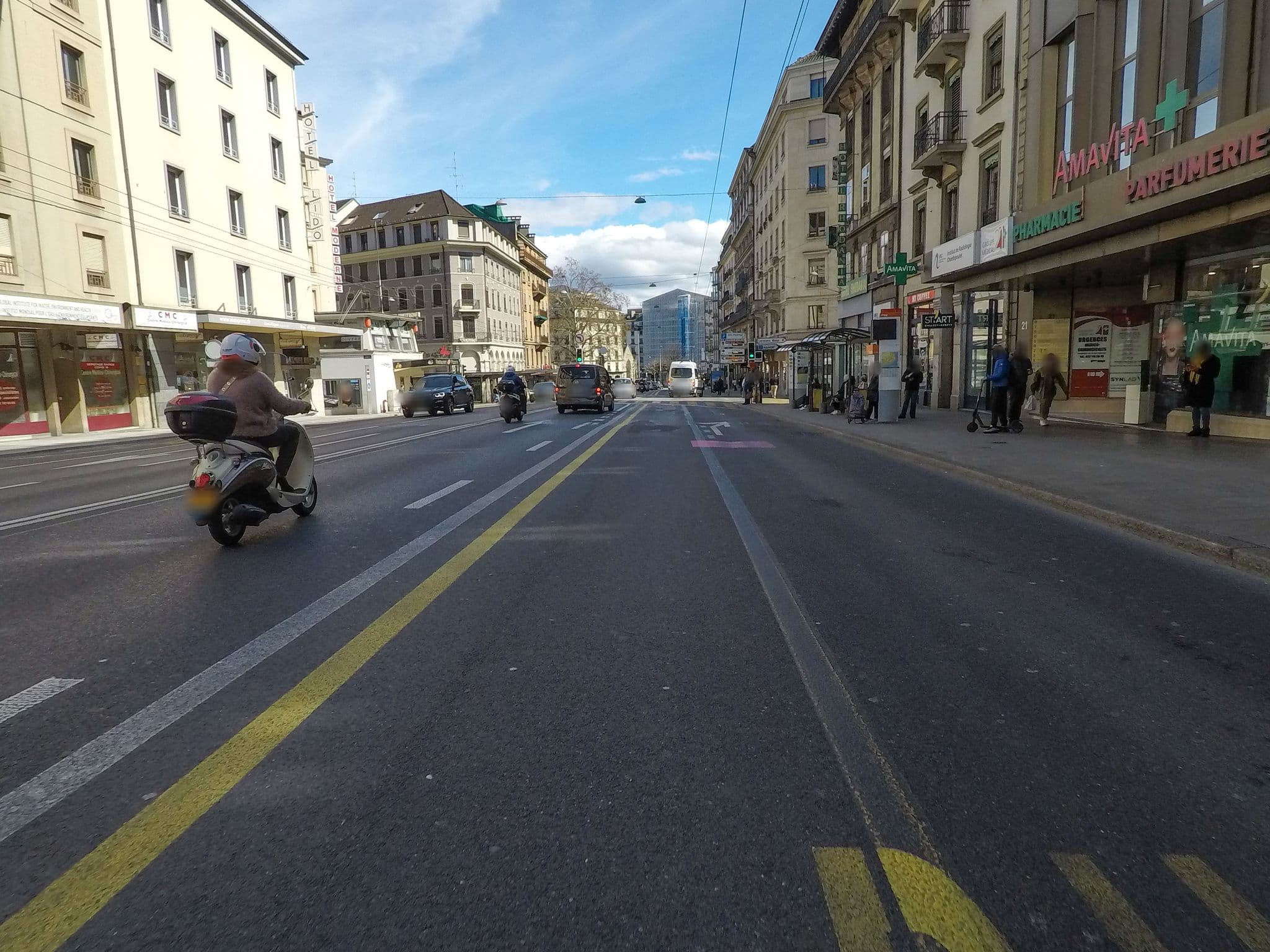 Street view near Hôtel Lido, Geneva — © esario (CC BY-SA · Mapillary)