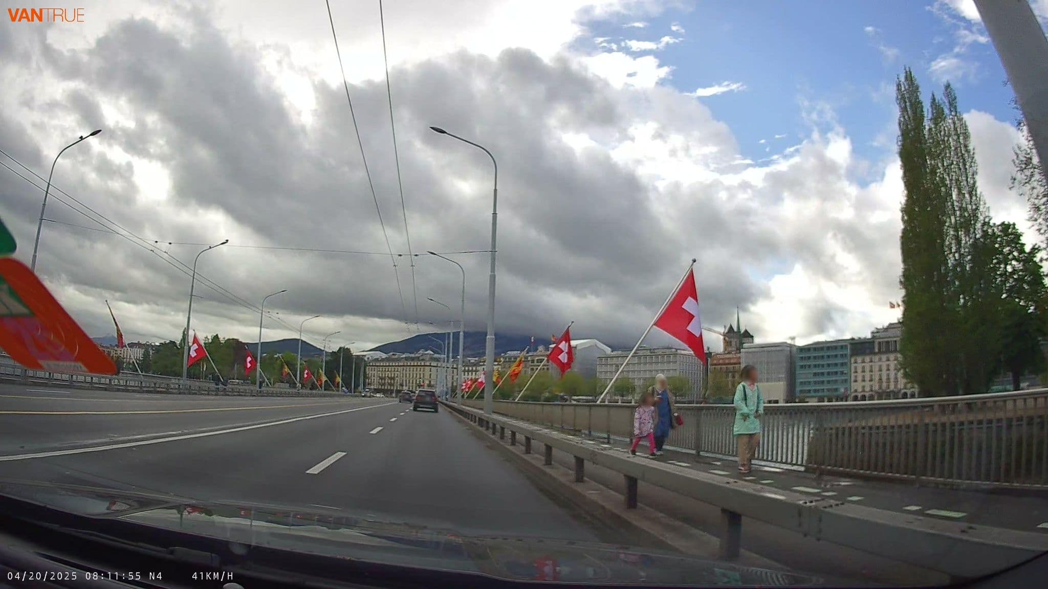 Street view near Business Center, Grand Kempinski Hotel, Geneva — © fcignat (CC BY-SA · Mapillary)