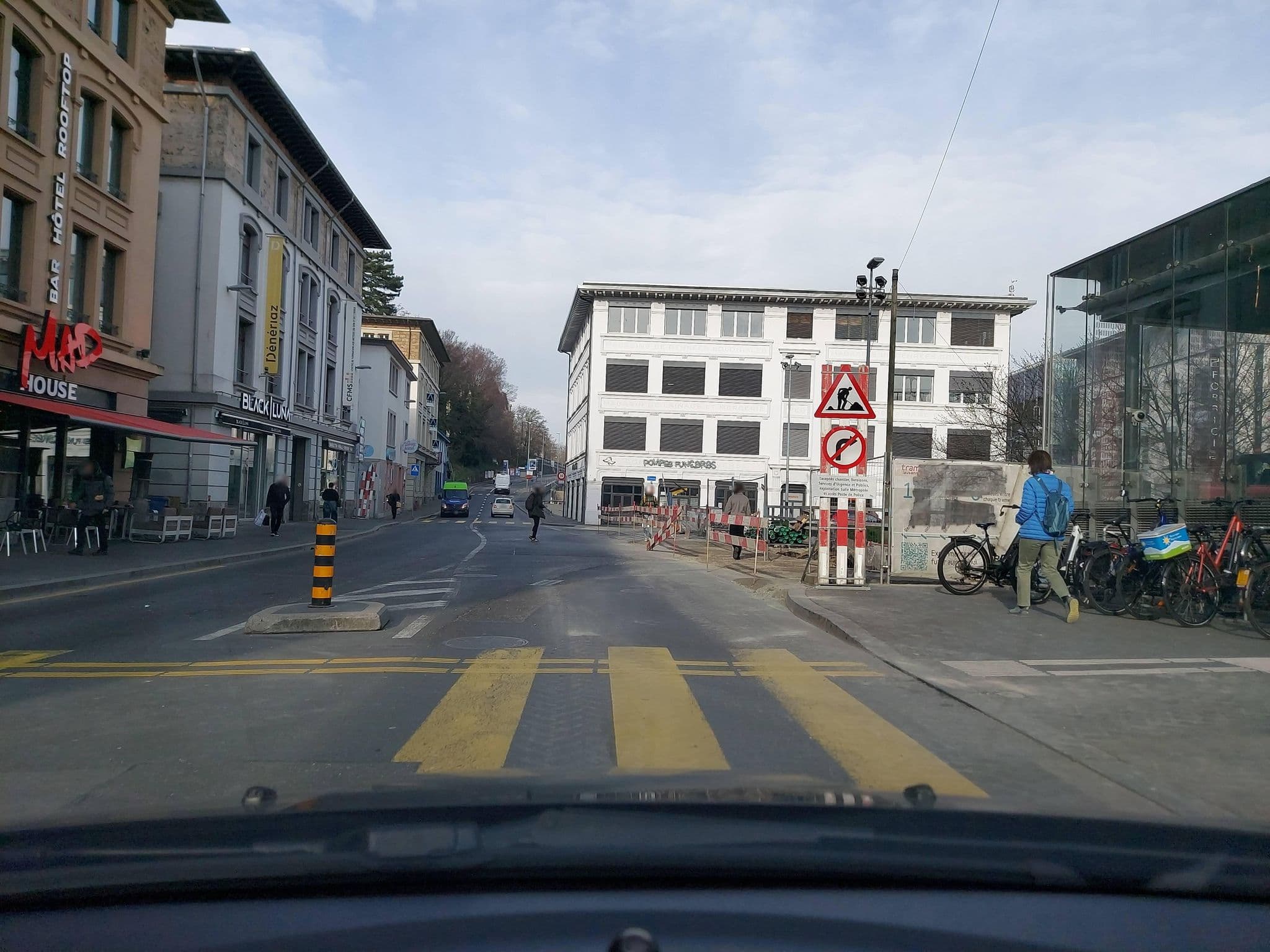 Street view near L'Hotel, Lausanne — © Maximilien (CC BY-SA · Mapillary)