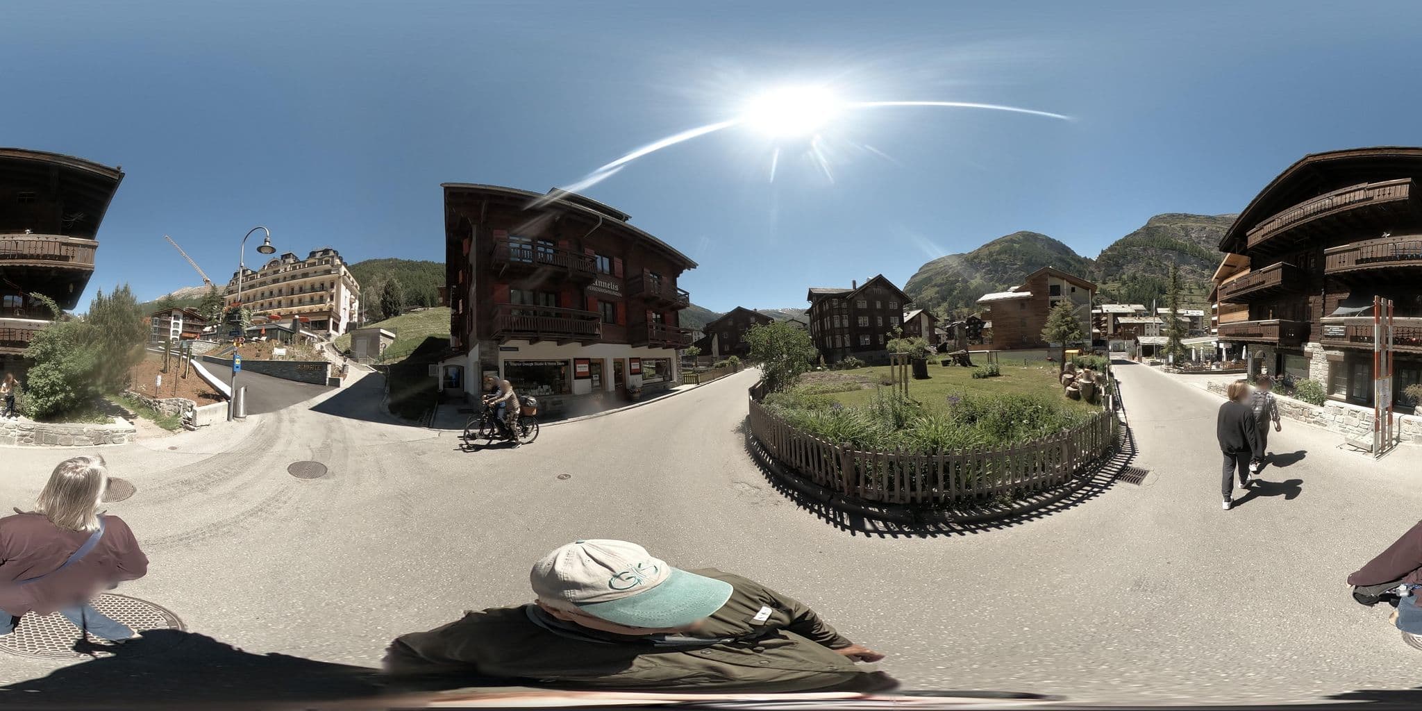 Street view near BEAUSiTE Zermatt, Zermatt — © graharg (CC BY-SA · Mapillary)