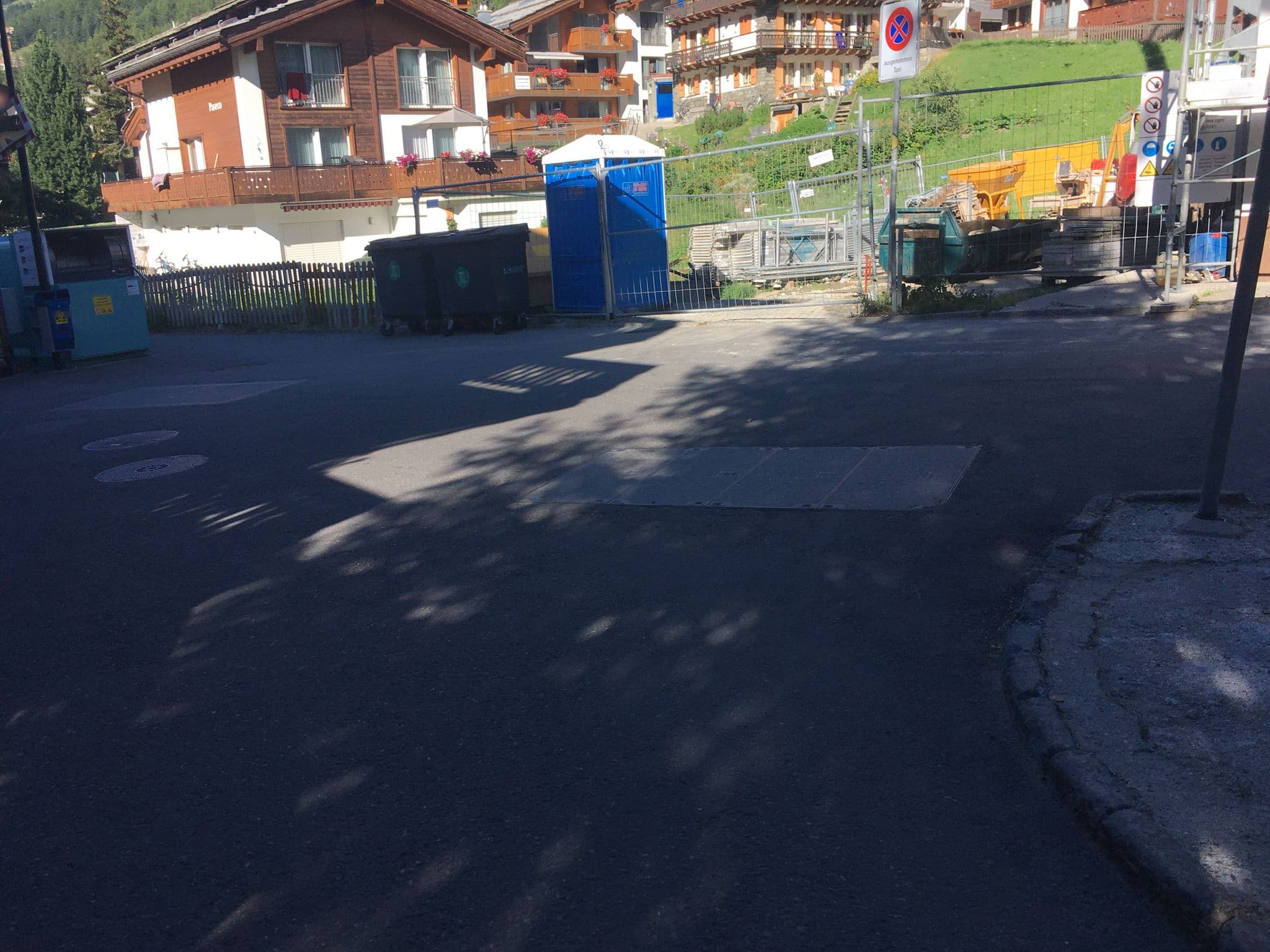 Street view near Chalet Püzji, Zermatt — © beat (CC BY-SA · Mapillary)