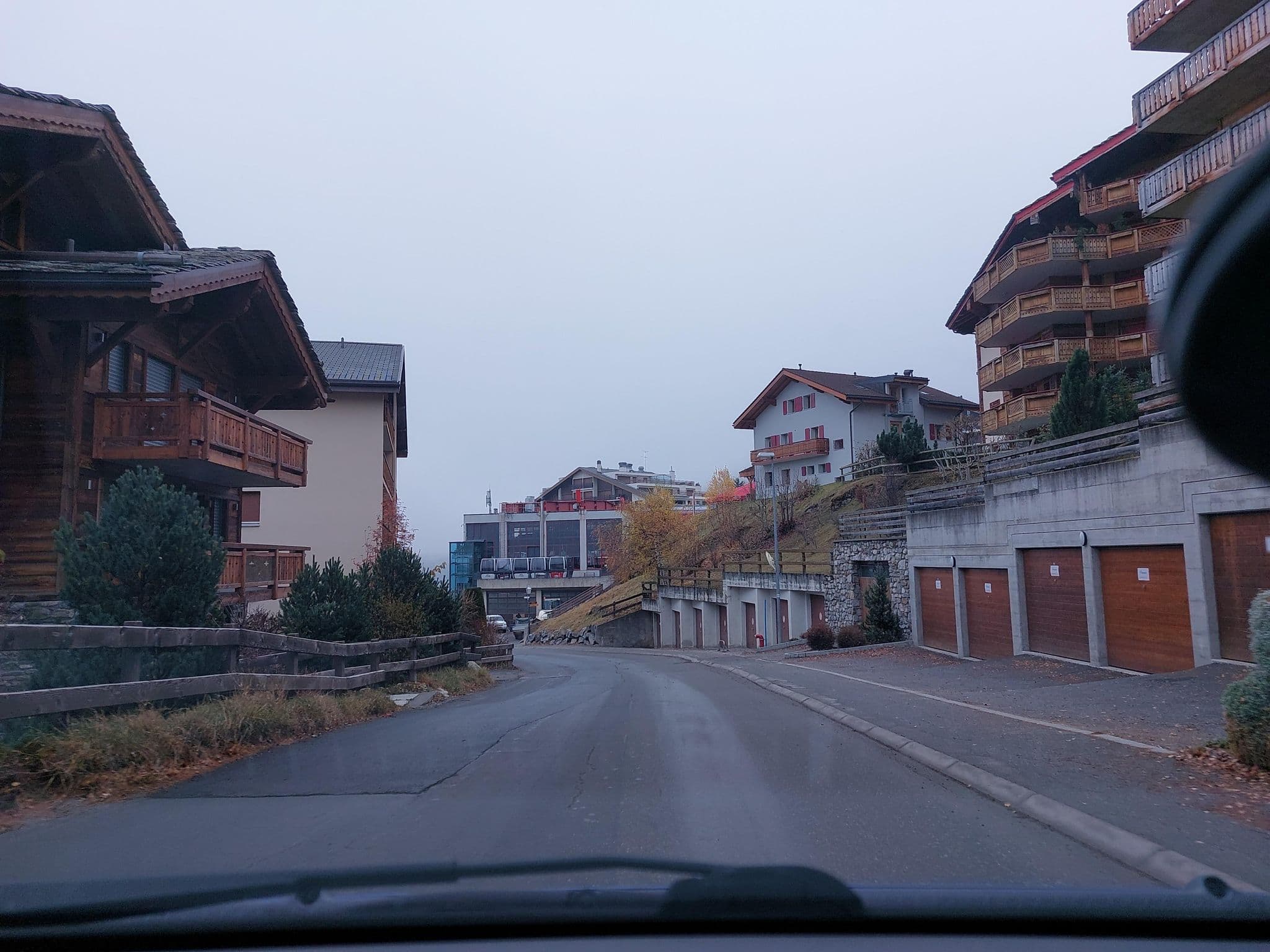 Street view near La Pracondu, Basse-Nendaz — © Balbenar (CC BY-SA · Mapillary)