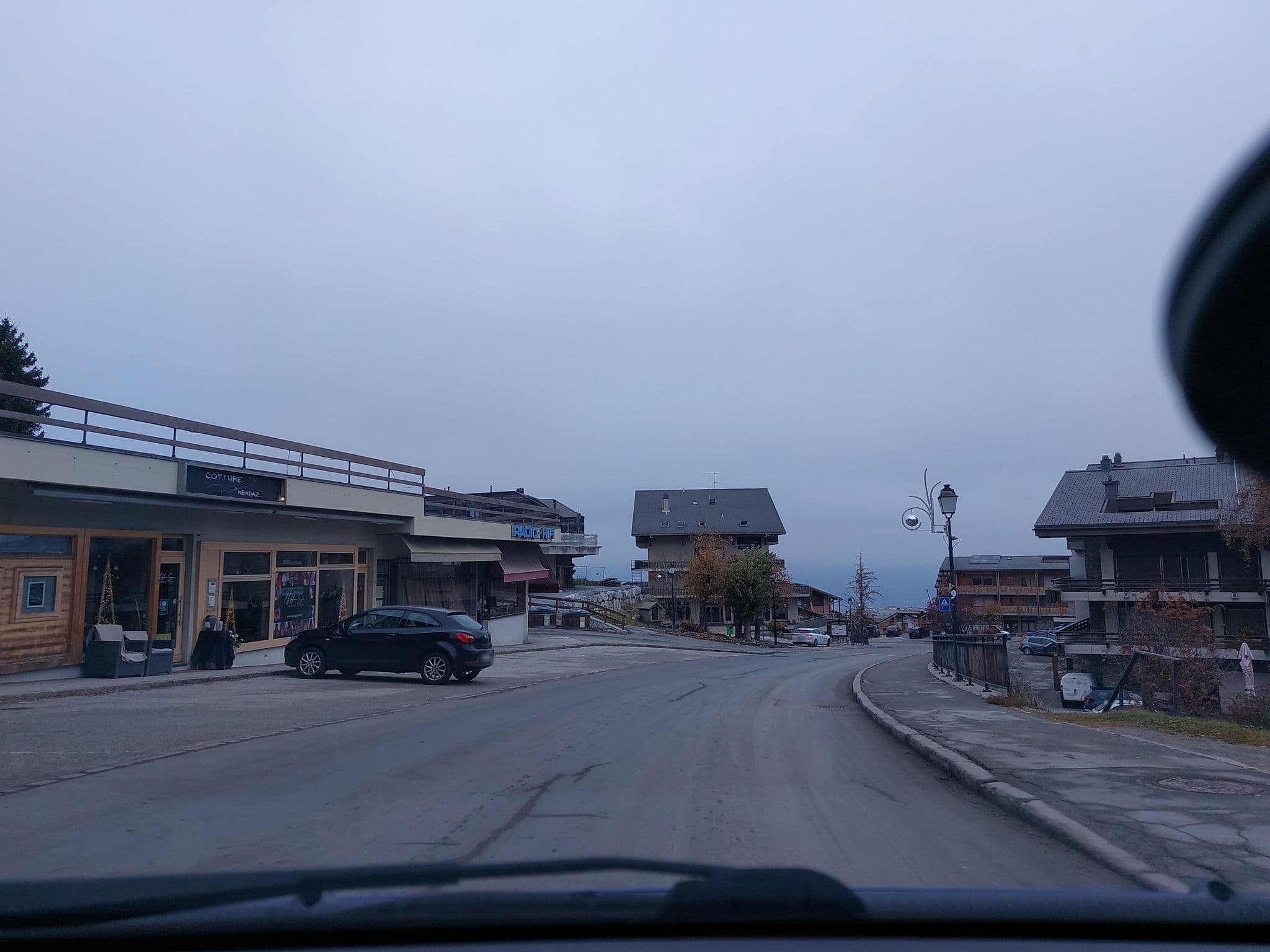 Street view near Valaisia Iv Nendaz Station, Basse-Nendaz — © Balbenar (CC BY-SA · Mapillary)