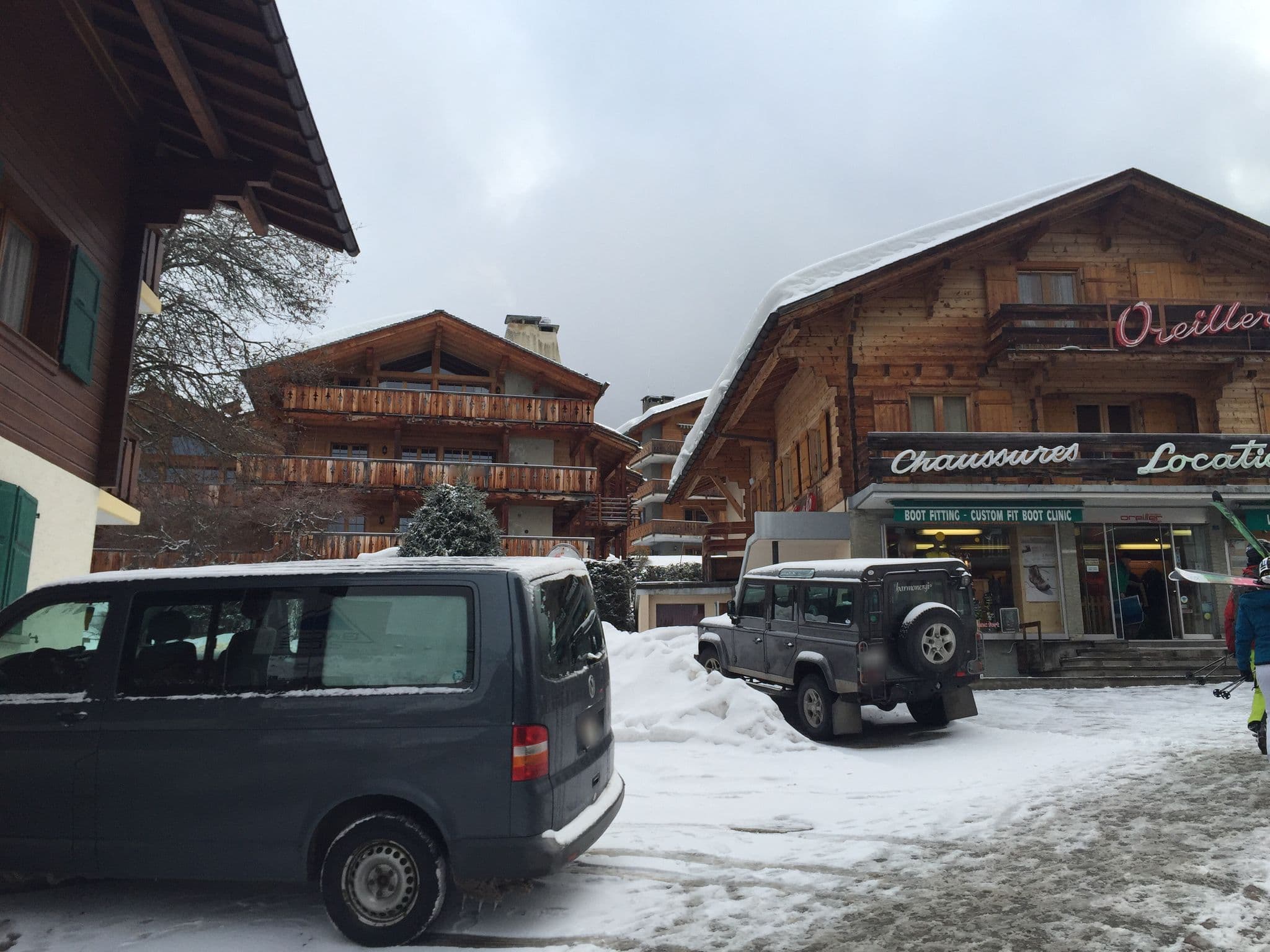 Street view near La Rotonde Hotel Verbier, Verbier — © jesolem (CC BY-SA · Mapillary)