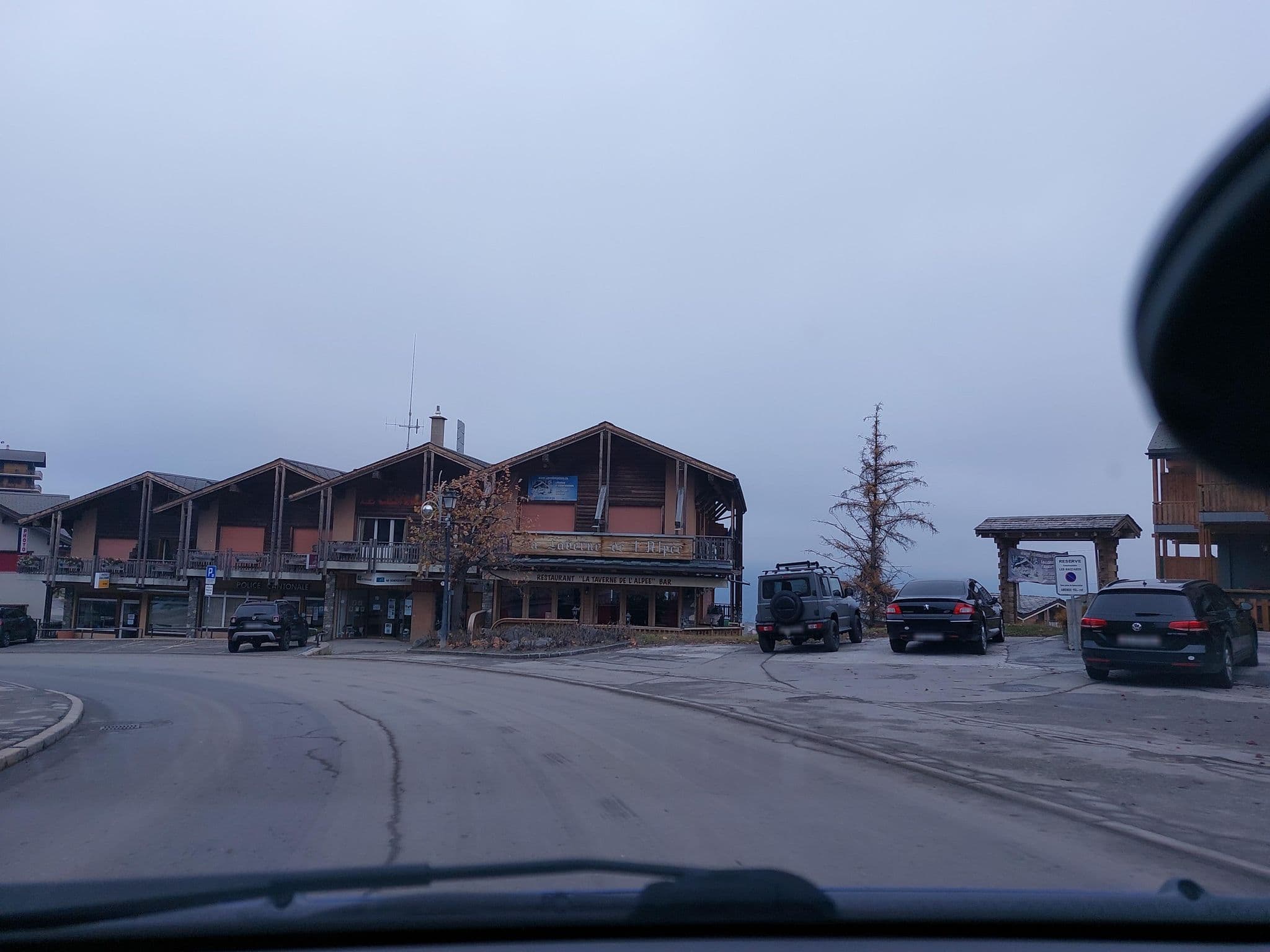 Street view near Apartment Raccard Nendaz Station, Basse-Nendaz — © Balbenar (CC BY-SA · Mapillary)