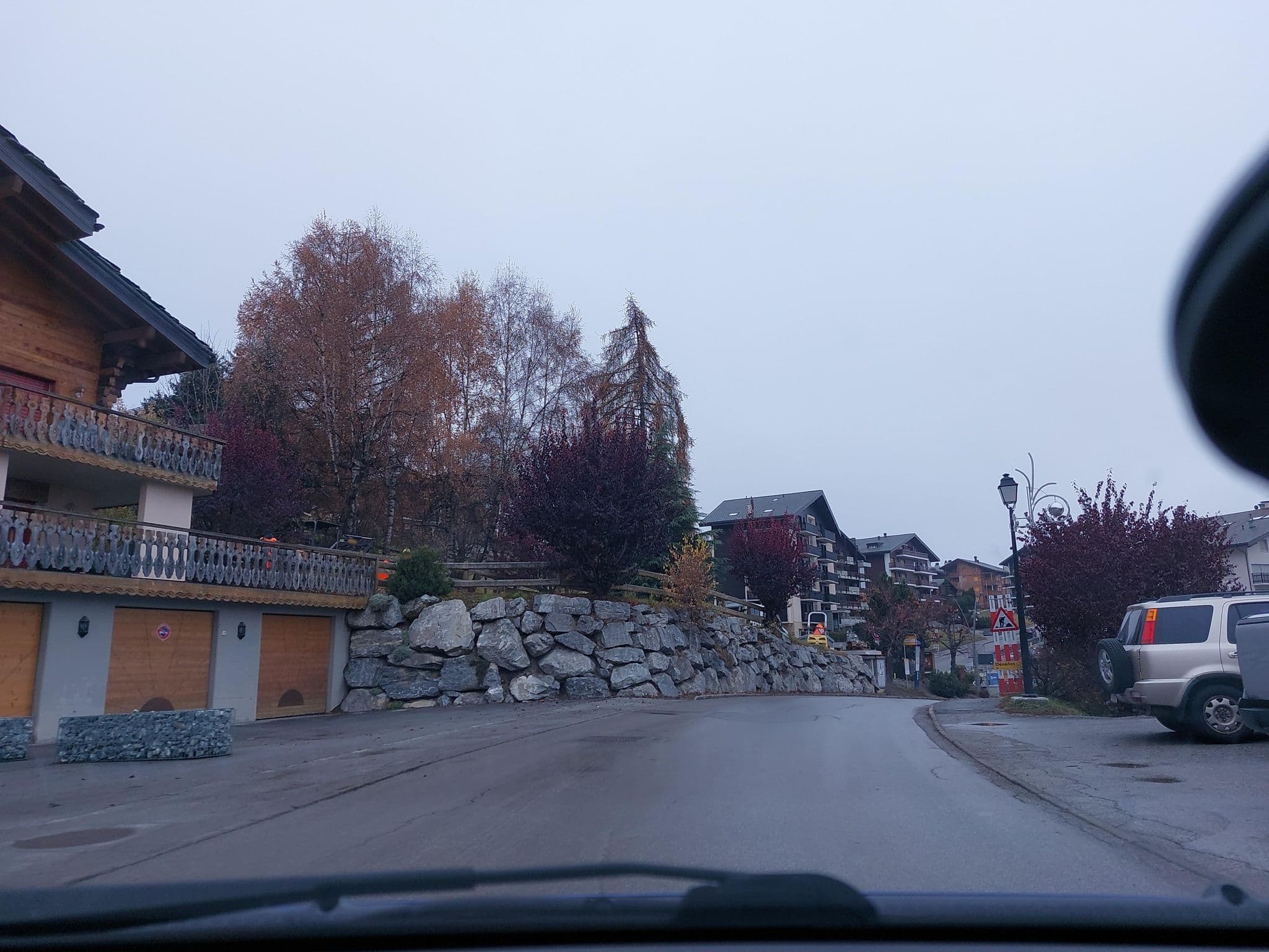 Street view near Apartment Grands Ducs Iii Nendaz Station, Basse-Nendaz — © Balbenar (CC BY-SA · Mapillary)