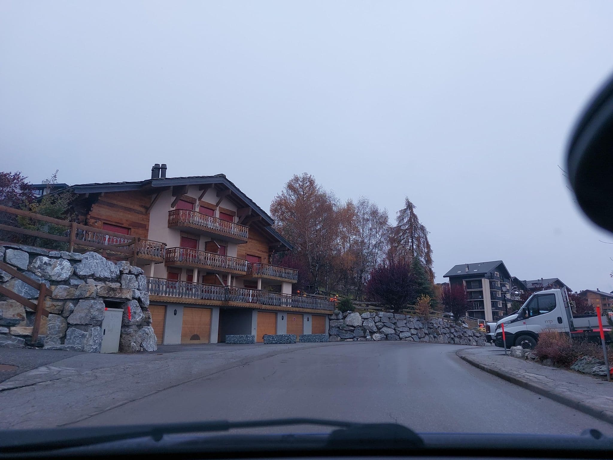 Street view near Chalet chez Michèle, Basse-Nendaz — © Balbenar (CC BY-SA · Mapillary)