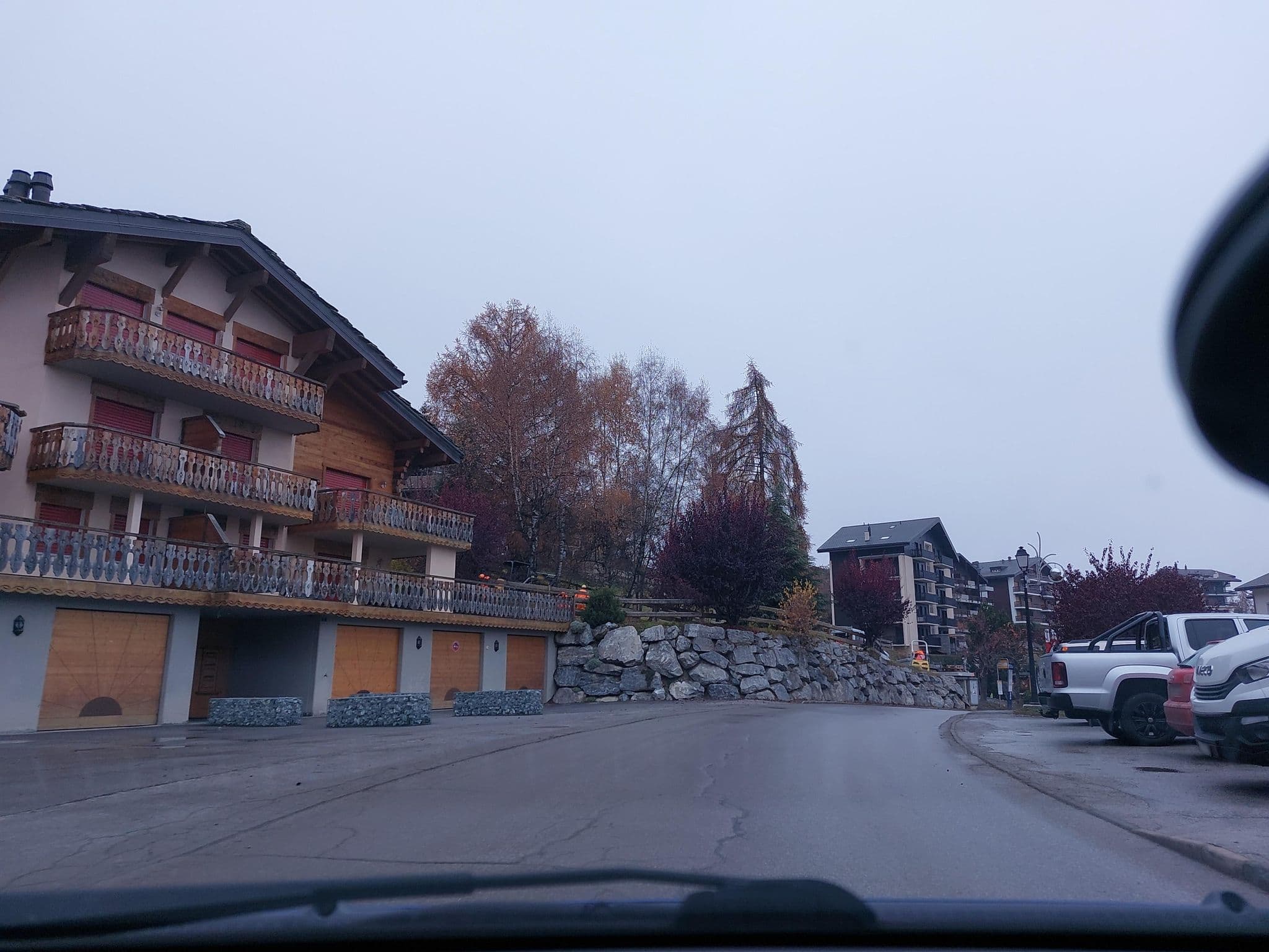 Street view near Edelchris, Basse-Nendaz — © Balbenar (CC BY-SA · Mapillary)