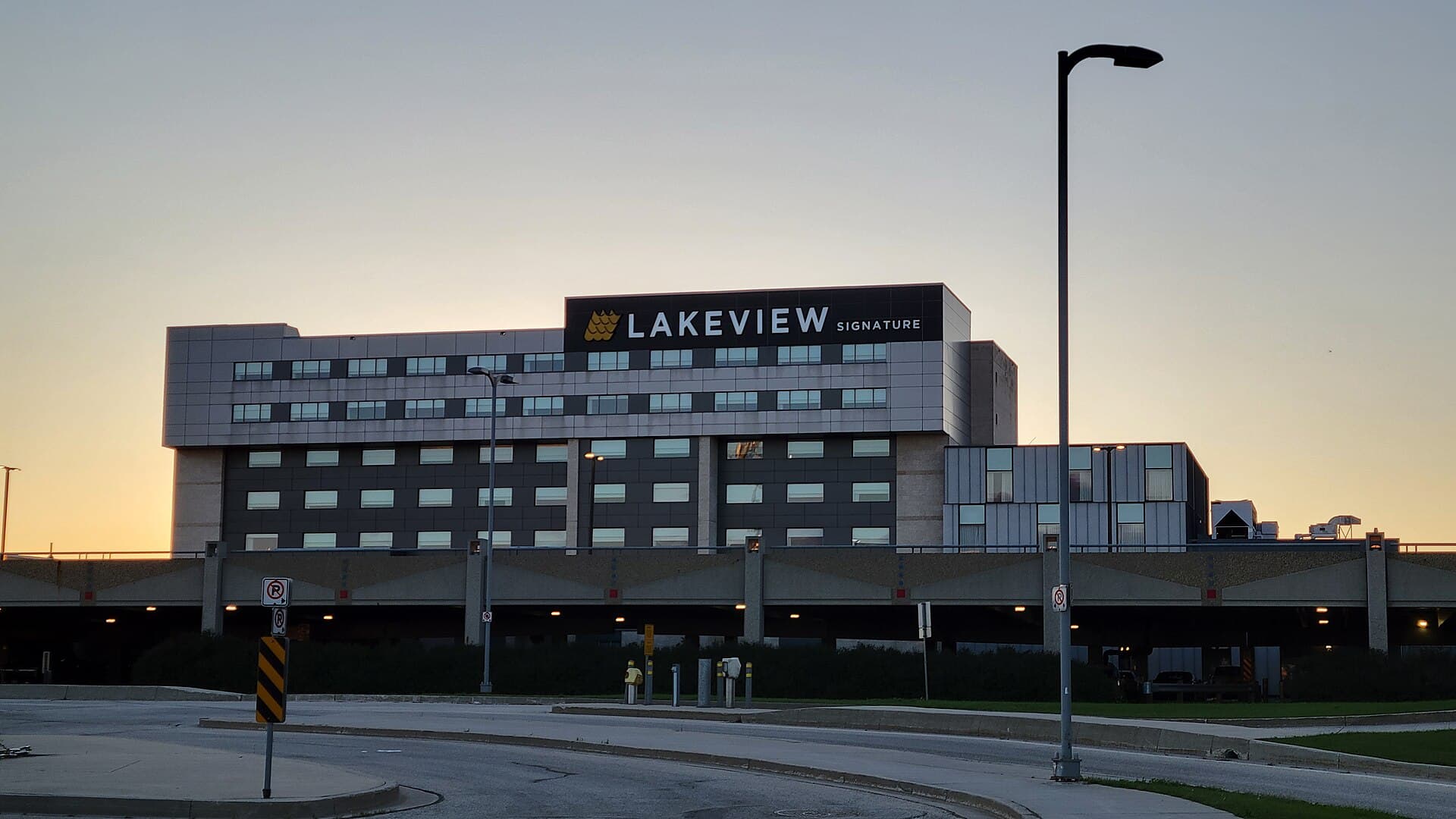 Lakeview Signature, Trademark Collection by Wyndham (via Wikimedia Commons, CC BY-SA 3.0)