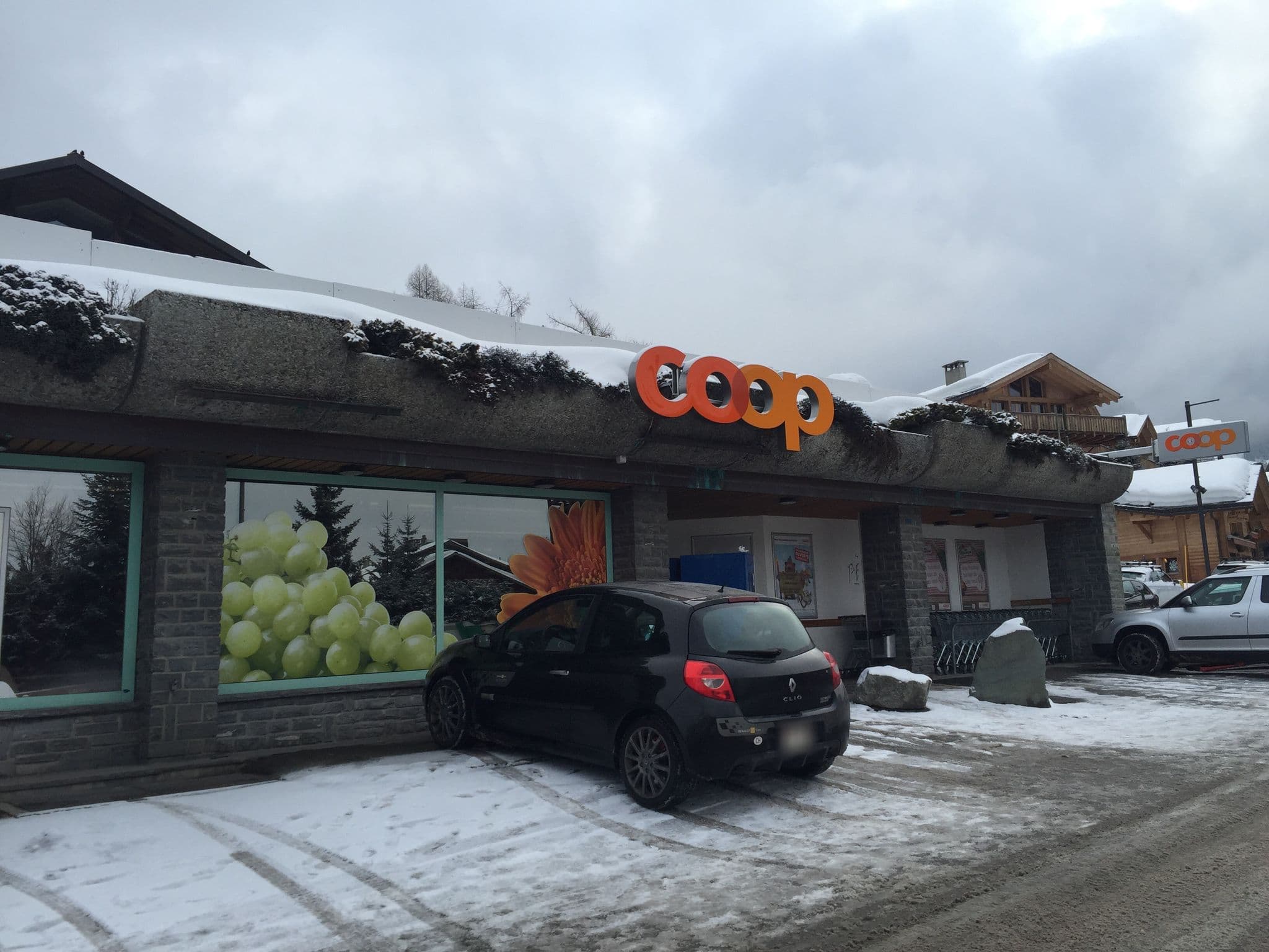 Street view near Corthay Danielle (-Bessard), Verbier — © jesolem (CC BY-SA · Mapillary)