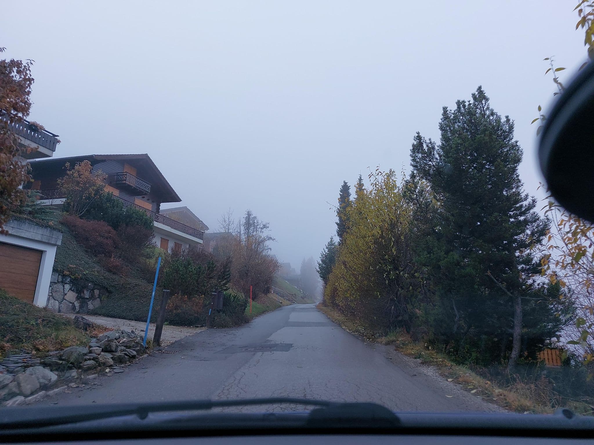 Street view near Chalet Jescimi, Basse-Nendaz — © Balbenar (CC BY-SA · Mapillary)