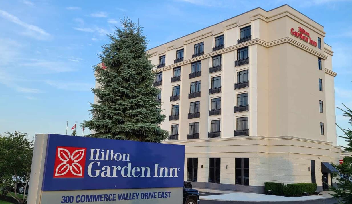 Hilton Garden Inn Toronto/Markham (via Wikimedia Commons, CC BY-SA 3.0)