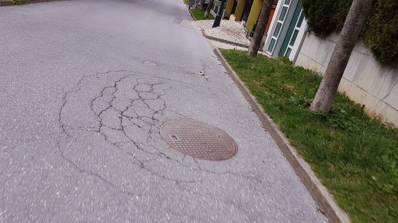 Street view near Appartementhaus La Promenade, Leukerbad — © trac71 (CC BY-SA · Mapillary)