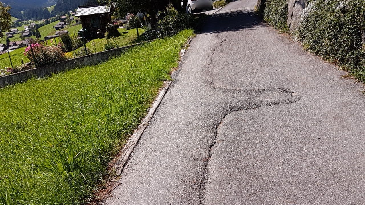 Street view near Ferienwohnung Chalet Zwirbeli, Adelboden — © trac71 (CC BY-SA · Mapillary)