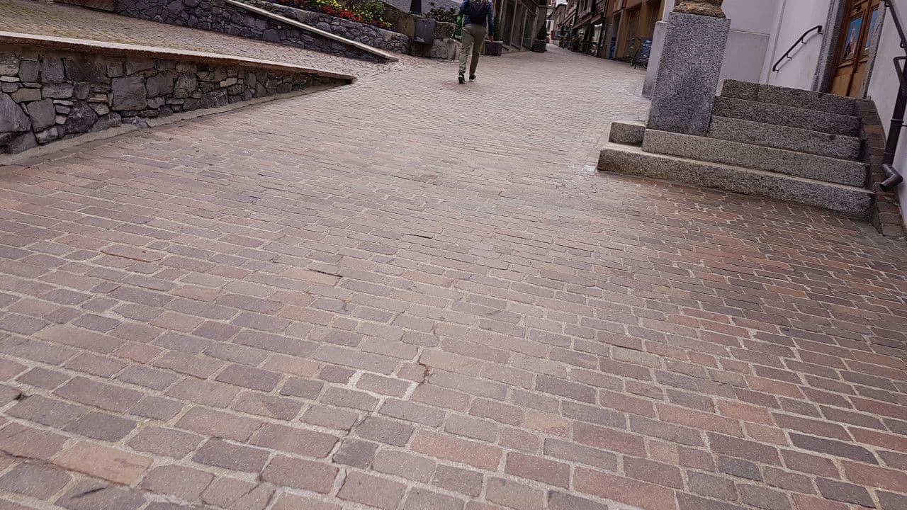Street view near Hotel Alpina Leukerbad, Leukerbad — © trac71 (CC BY-SA · Mapillary)