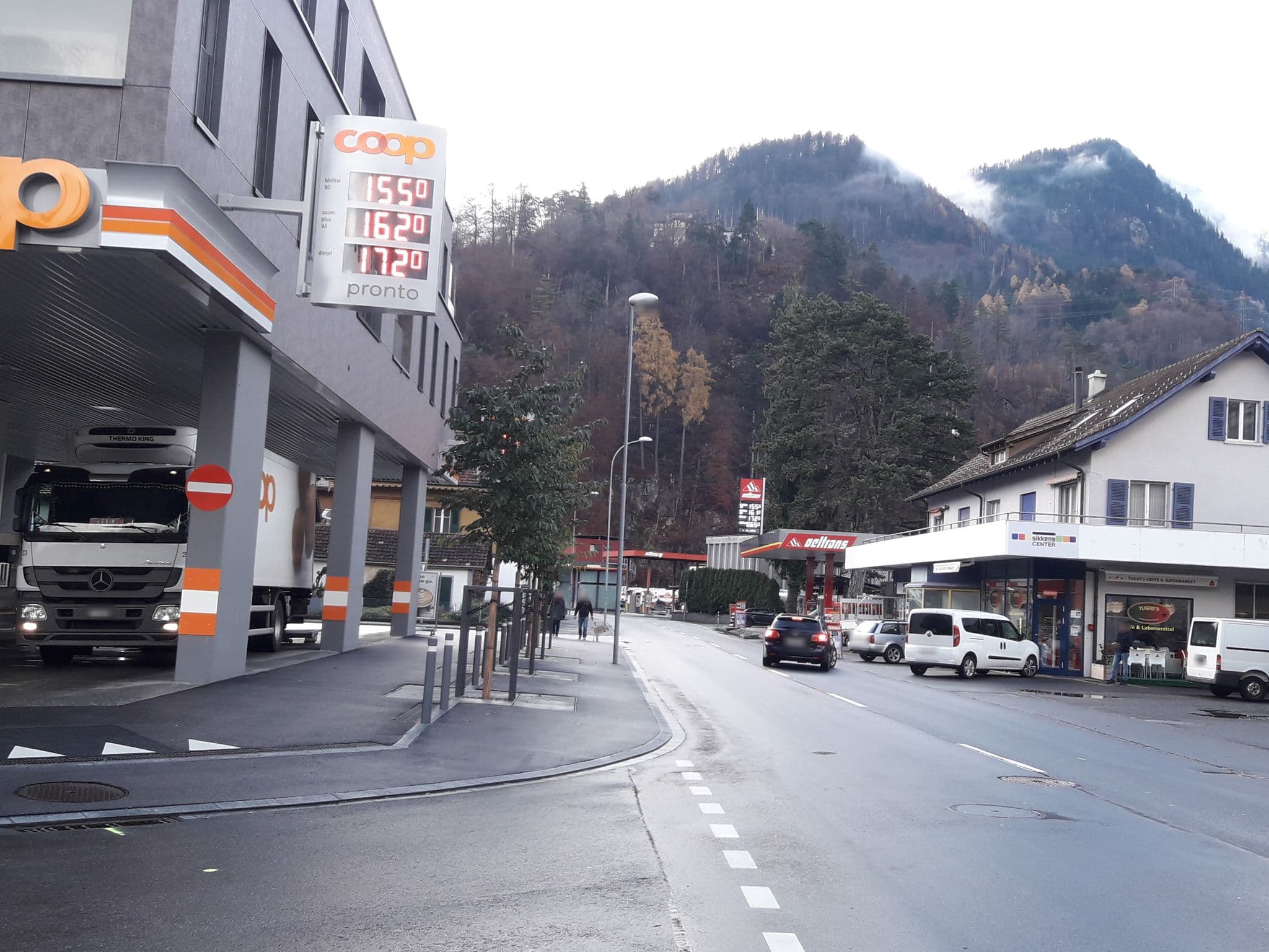 Street view near Hotel Rugenpark B&B Interlaken, Unterseen — © bodo3 (CC BY-SA · Mapillary)