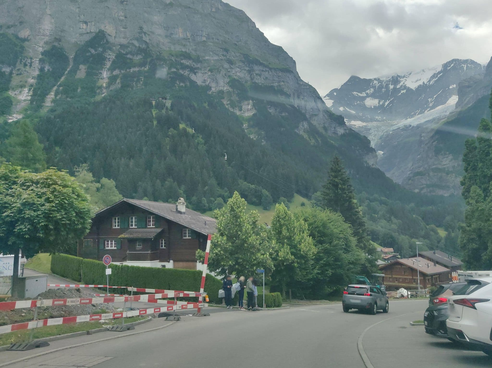 Street view near Chalet Wyssefluh, Grindelwald — © Yha1 (CC BY-SA · Mapillary)