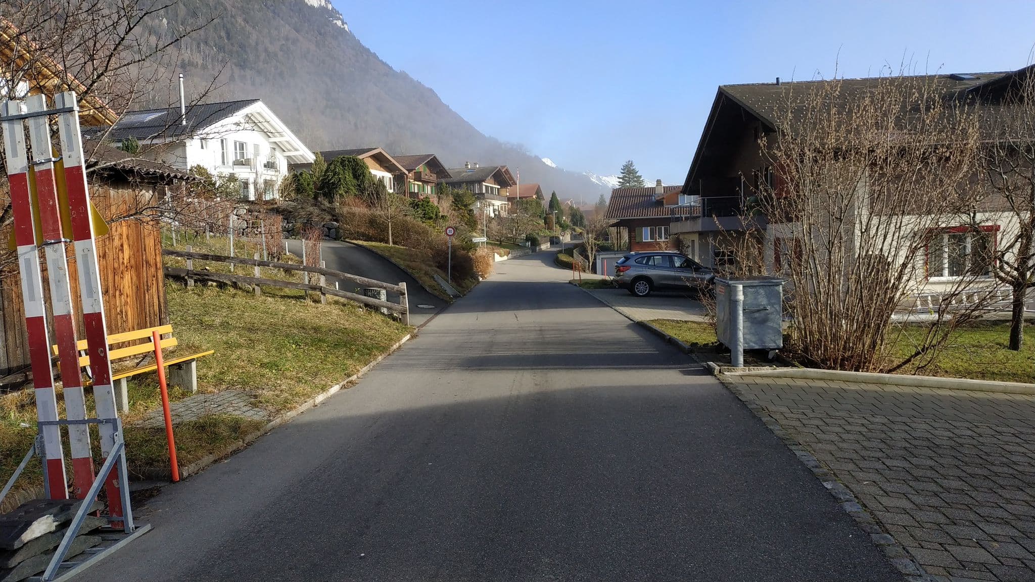 Street view near Hagenstrasse - Interhomes, Ringgenberg — © lukespace (CC BY-SA · Mapillary)